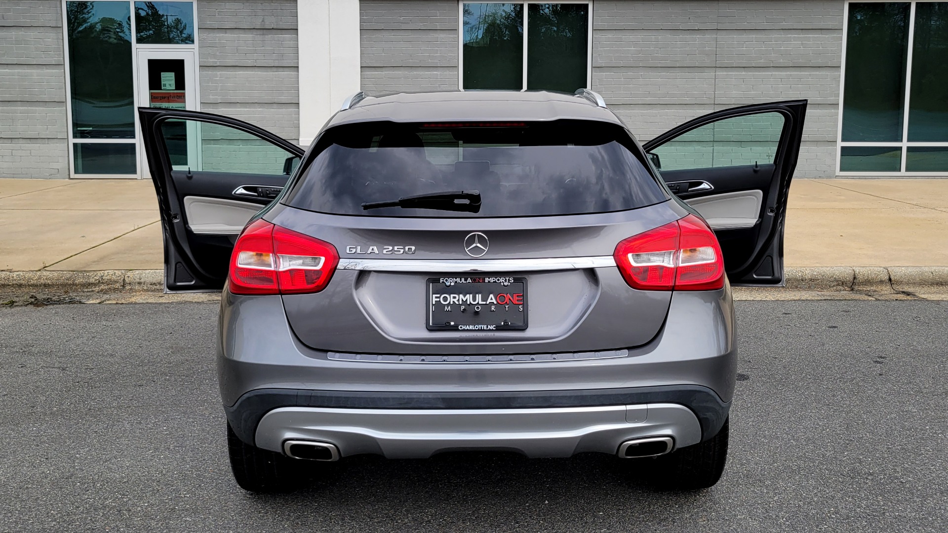 Used 2017 Mercedes-Benz GLA 250 2.0L SUV / APPLE CARPLAY / BLIND SPOT / KEYLESS-GO for sale $26,795 at Formula Imports in Charlotte NC 28227 24