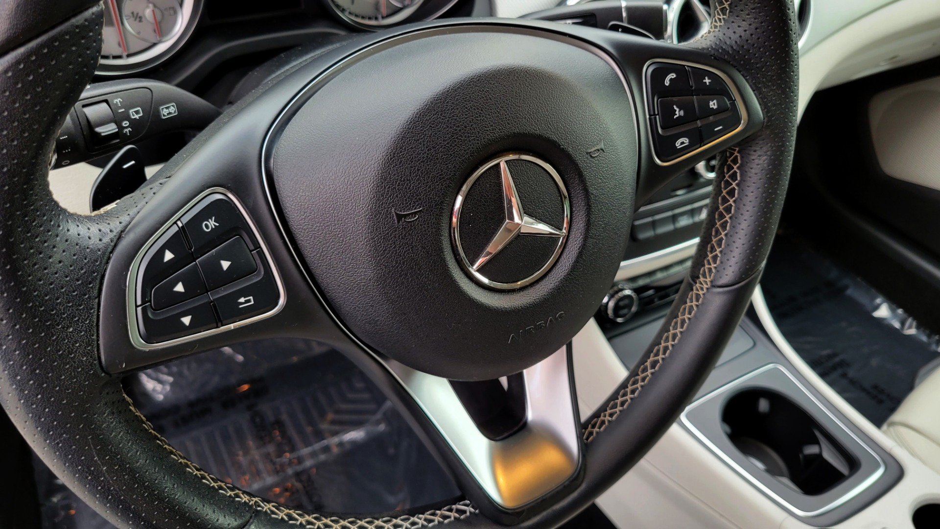 Used 2017 Mercedes-Benz GLA 250 2.0L SUV / APPLE CARPLAY / BLIND SPOT / KEYLESS-GO for sale $26,795 at Formula Imports in Charlotte NC 28227 34