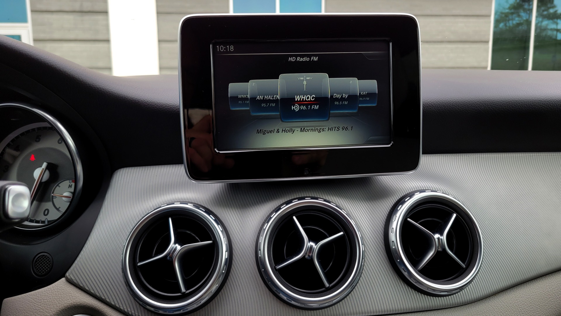 Used 2017 Mercedes-Benz GLA 250 2.0L SUV / APPLE CARPLAY / BLIND SPOT / KEYLESS-GO for sale $26,795 at Formula Imports in Charlotte NC 28227 41