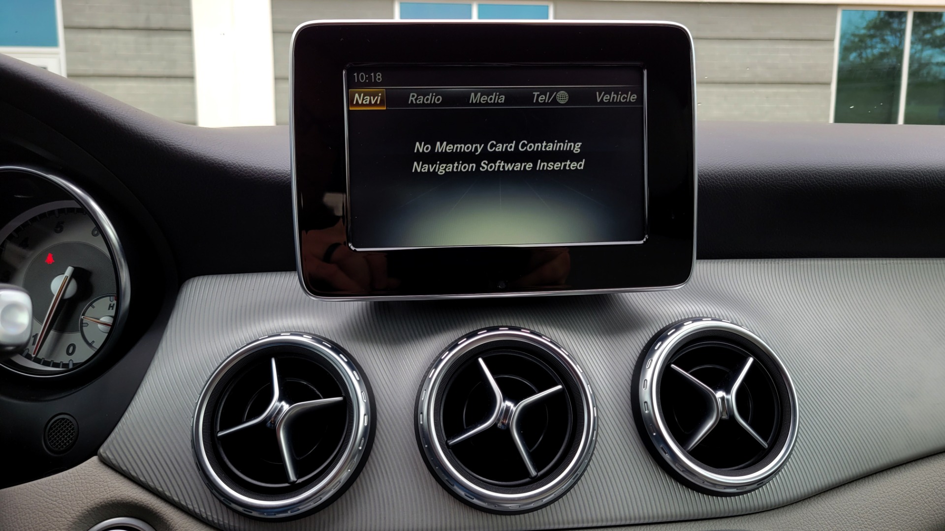 Used 2017 Mercedes-Benz GLA 250 2.0L SUV / APPLE CARPLAY / BLIND SPOT / KEYLESS-GO for sale $26,795 at Formula Imports in Charlotte NC 28227 43