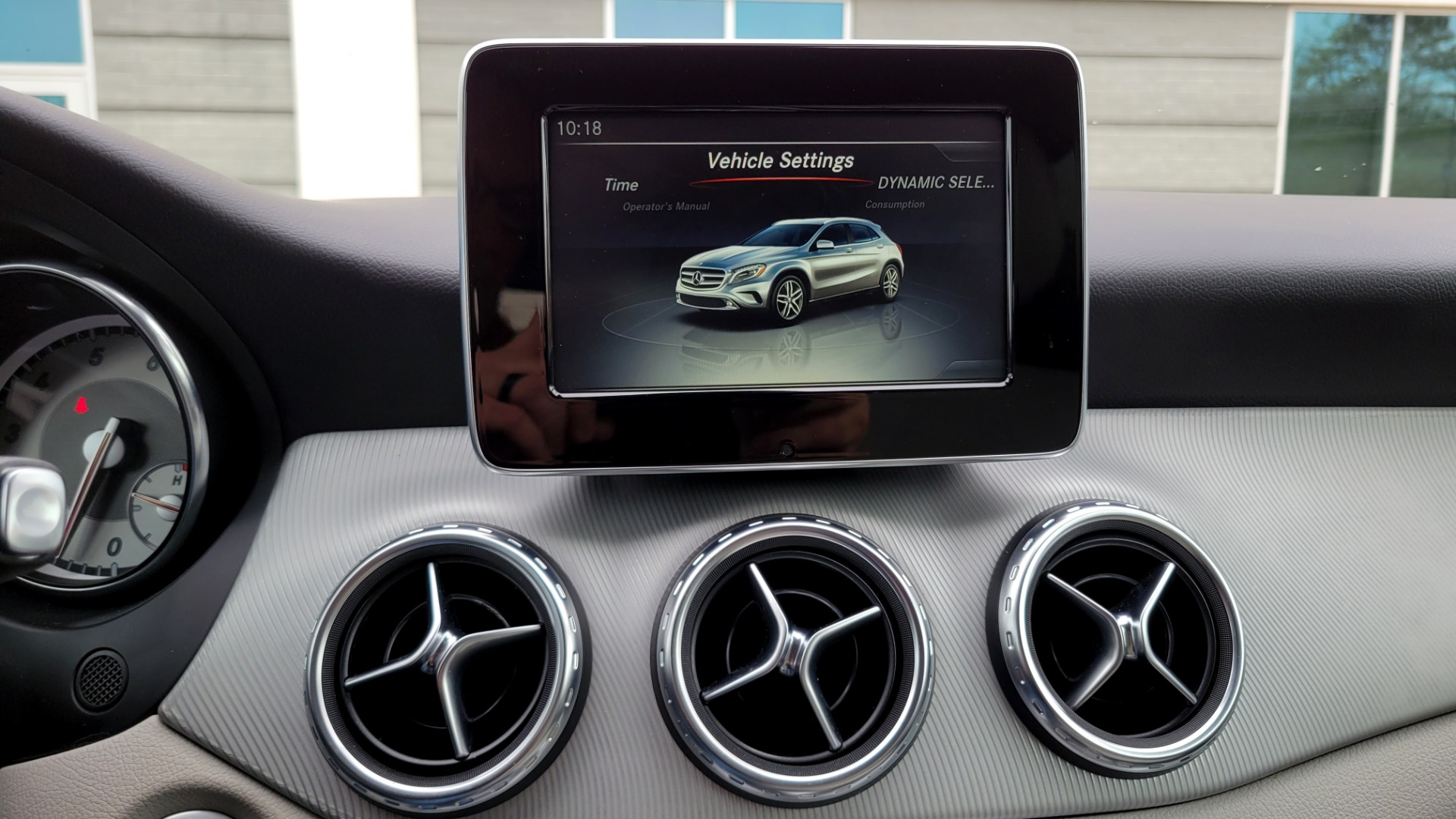 Used 2017 Mercedes-Benz GLA 250 2.0L SUV / APPLE CARPLAY / BLIND SPOT / KEYLESS-GO for sale $26,795 at Formula Imports in Charlotte NC 28227 44