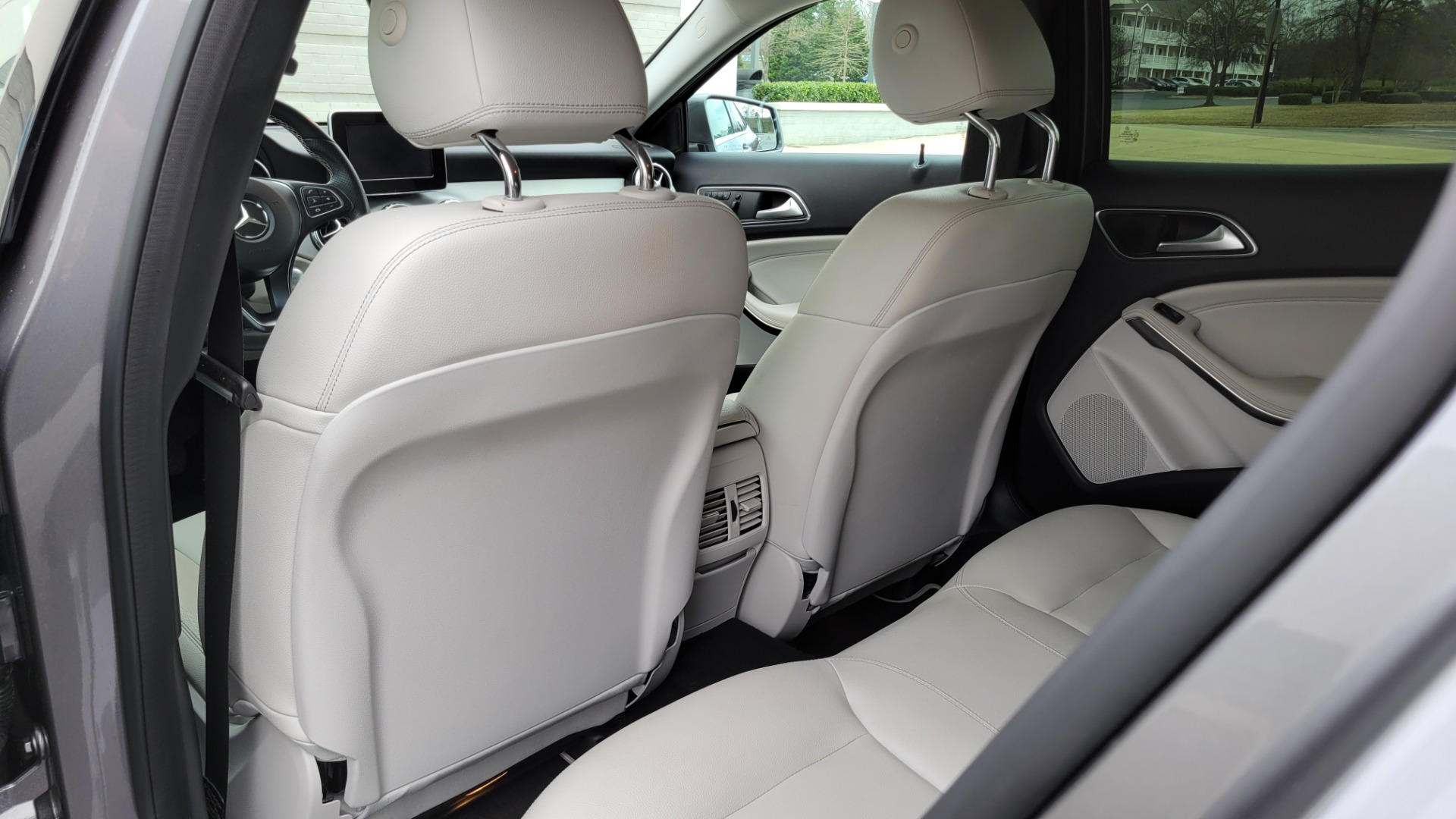 Used 2017 Mercedes-Benz GLA 250 2.0L SUV / APPLE CARPLAY / BLIND SPOT / KEYLESS-GO for sale $26,795 at Formula Imports in Charlotte NC 28227 55
