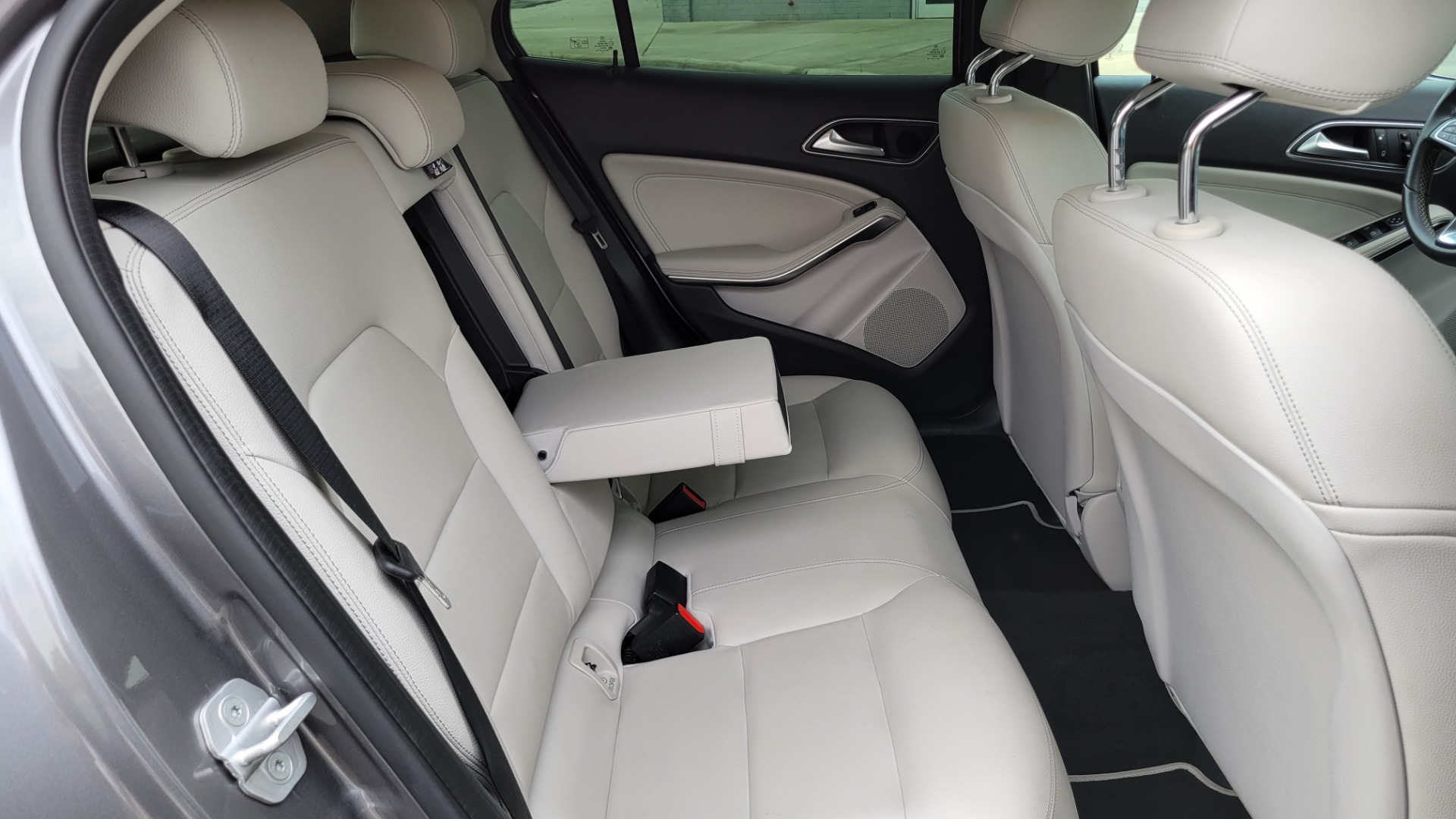 Used 2017 Mercedes-Benz GLA 250 2.0L SUV / APPLE CARPLAY / BLIND SPOT / KEYLESS-GO for sale $26,795 at Formula Imports in Charlotte NC 28227 64