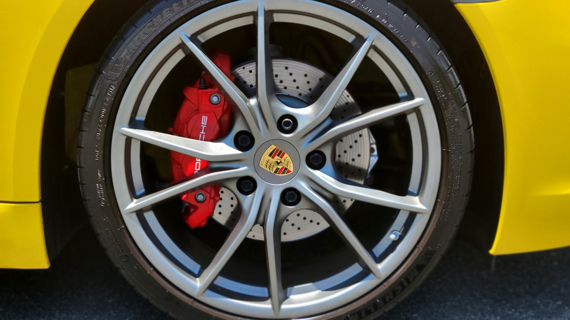 Used 2018 Porsche 718 CAYMAN S / 2.5L / PDK 7-SPD / PREMIUM / SPORT CHRONO / NAV / CAMERA for sale $76,995 at Formula Imports in Charlotte NC 28227 17