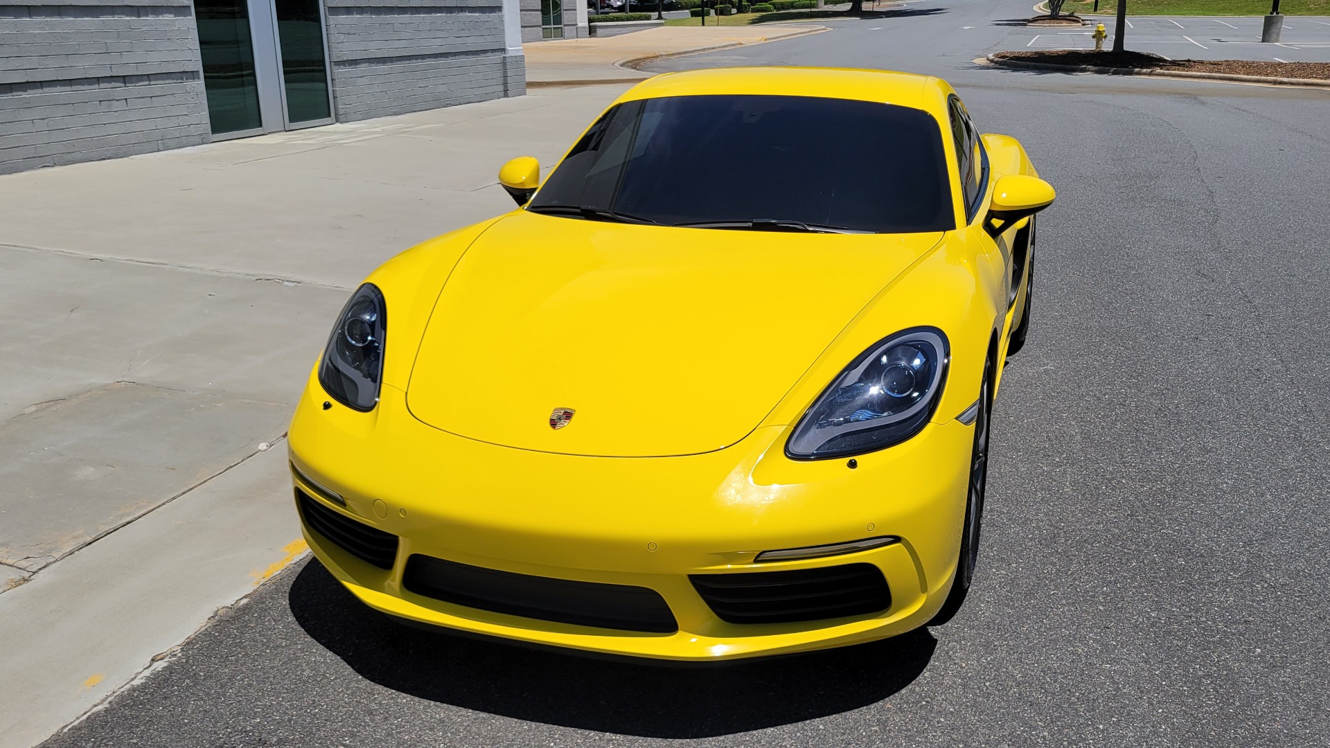 Used 2018 Porsche 718 CAYMAN S / 2.5L / PDK 7-SPD / PREMIUM / SPORT CHRONO / NAV / CAMERA for sale $76,995 at Formula Imports in Charlotte NC 28227 2