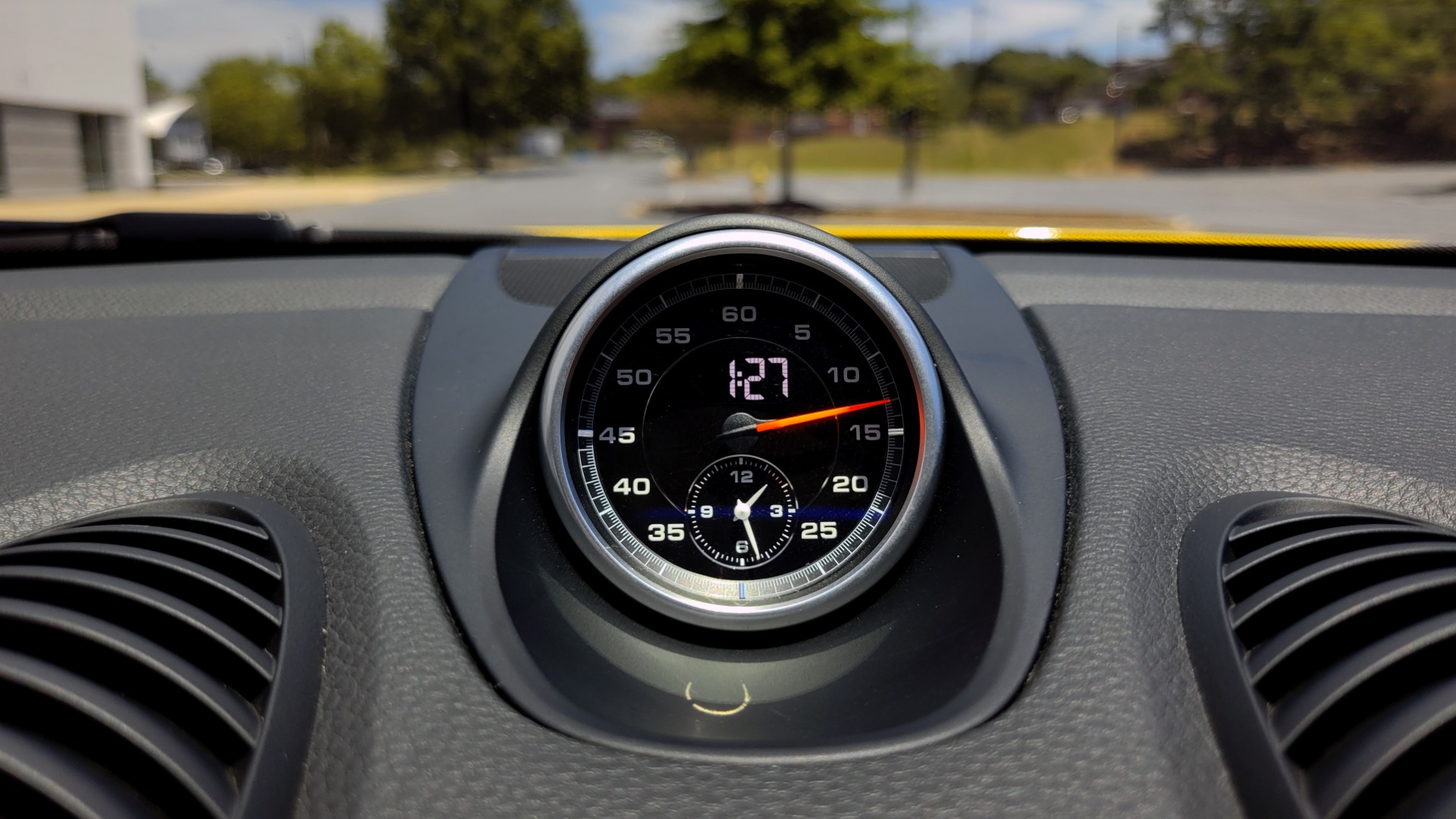 Used 2018 Porsche 718 CAYMAN S / 2.5L / PDK 7-SPD / PREMIUM / SPORT CHRONO / NAV / CAMERA for sale $76,995 at Formula Imports in Charlotte NC 28227 35