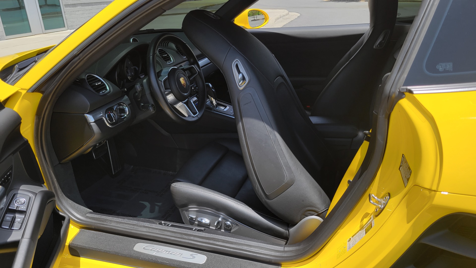 Used 2018 Porsche 718 CAYMAN S / 2.5L / PDK 7-SPD / PREMIUM / SPORT CHRONO / NAV / CAMERA for sale $76,995 at Formula Imports in Charlotte NC 28227 64
