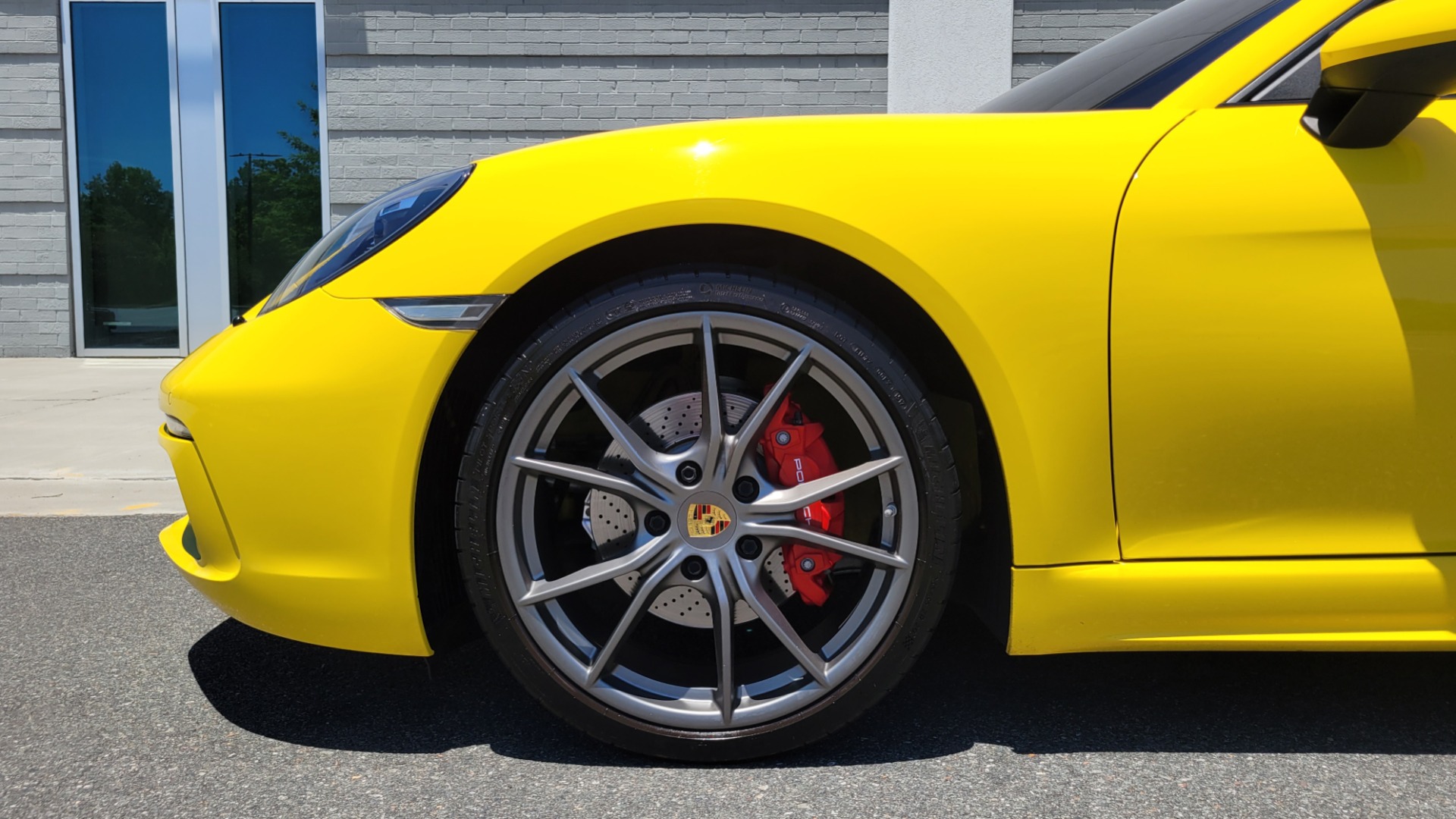 Used 2018 Porsche 718 CAYMAN S / 2.5L / PDK 7-SPD / PREMIUM / SPORT CHRONO / NAV / CAMERA for sale $76,995 at Formula Imports in Charlotte NC 28227 75