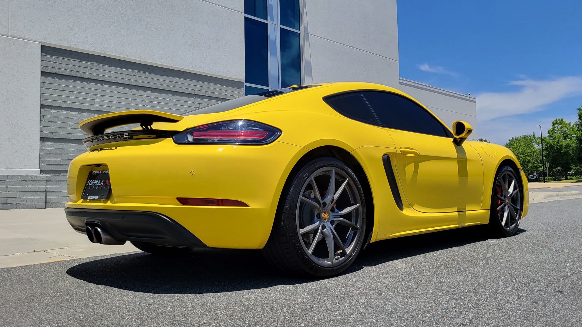 Used 2018 Porsche 718 CAYMAN S / 2.5L / PDK 7-SPD / PREMIUM / SPORT CHRONO / NAV / CAMERA for sale $76,995 at Formula Imports in Charlotte NC 28227 8