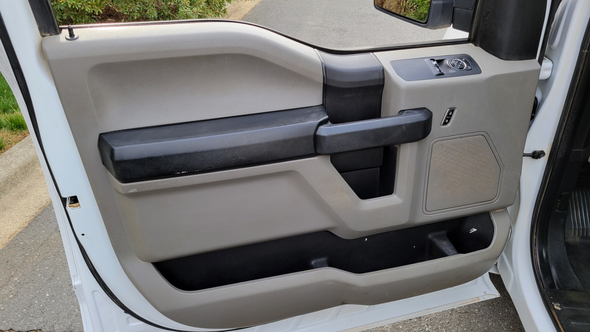 Used 2016 Ford F-150 XL REGULAR CAB 4X2 / 3.5L V6 / 6-SPD AUTO / TOWING / TOOL BOX for sale Sold at Formula Imports in Charlotte NC 28227 16