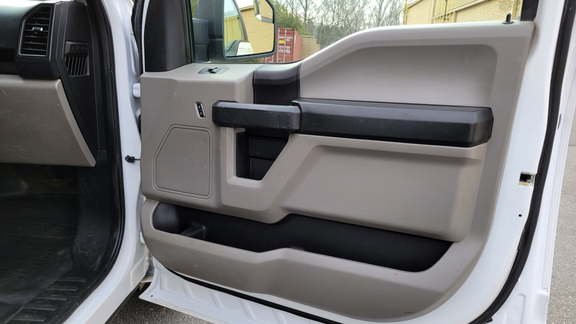Used 2016 Ford F-150 XL REGULAR CAB 4X2 / 3.5L V6 / 6-SPD AUTO / TOWING / TOOL BOX for sale Sold at Formula Imports in Charlotte NC 28227 30