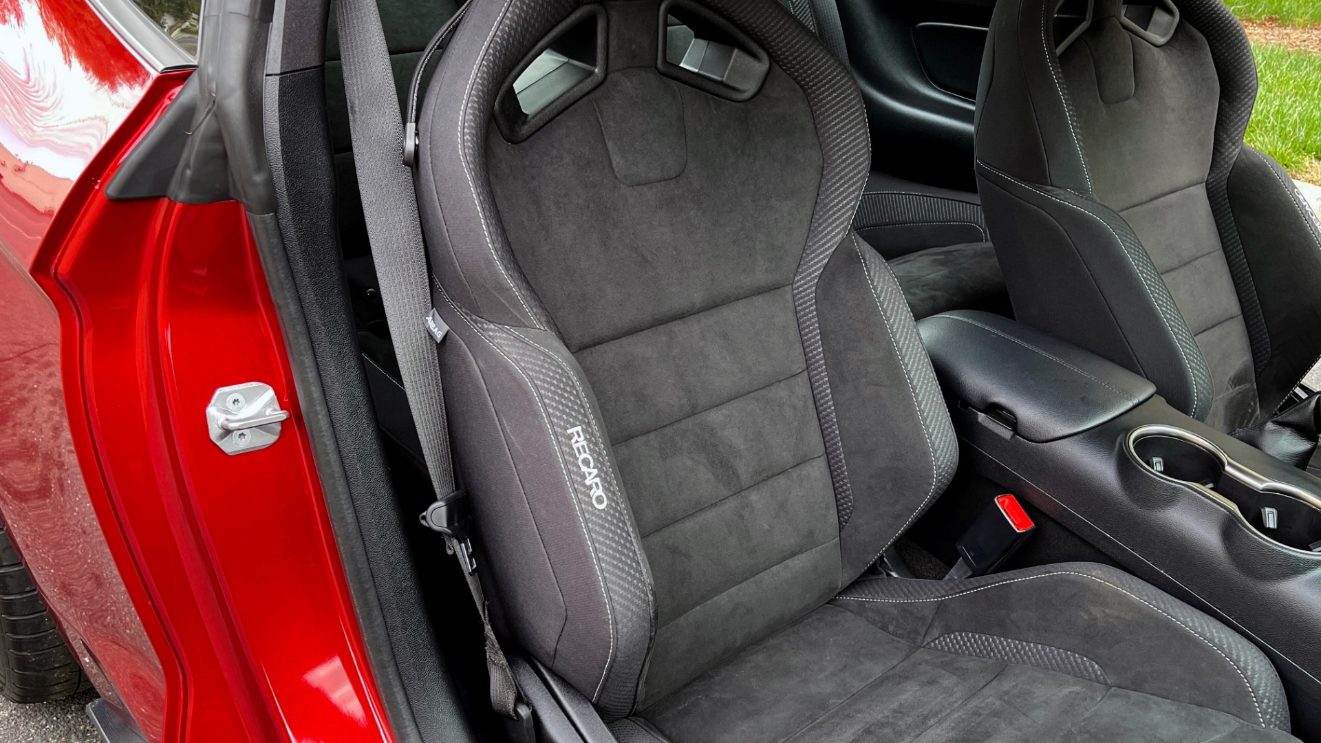 Used 2017 Ford MUSTANG SHELBY GT350 COUPE / 526HP / 6-SPD MAN / NAV / SHAKER SND / REARVIEW for sale Sold at Formula Imports in Charlotte NC 28227 68