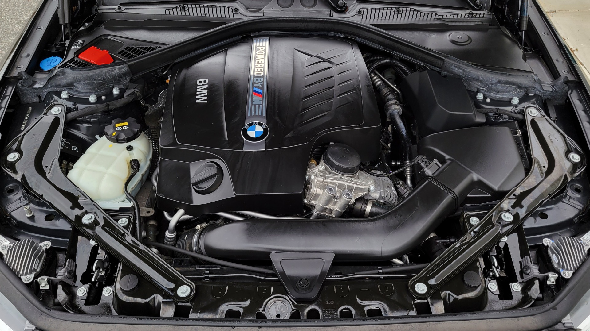Used 2018 BMW M2 COUPE W/EXECUTIVE PKG / WIFI / H/K SND / PARK ASST / REARVIEW for sale Sold at Formula Imports in Charlotte NC 28227 17