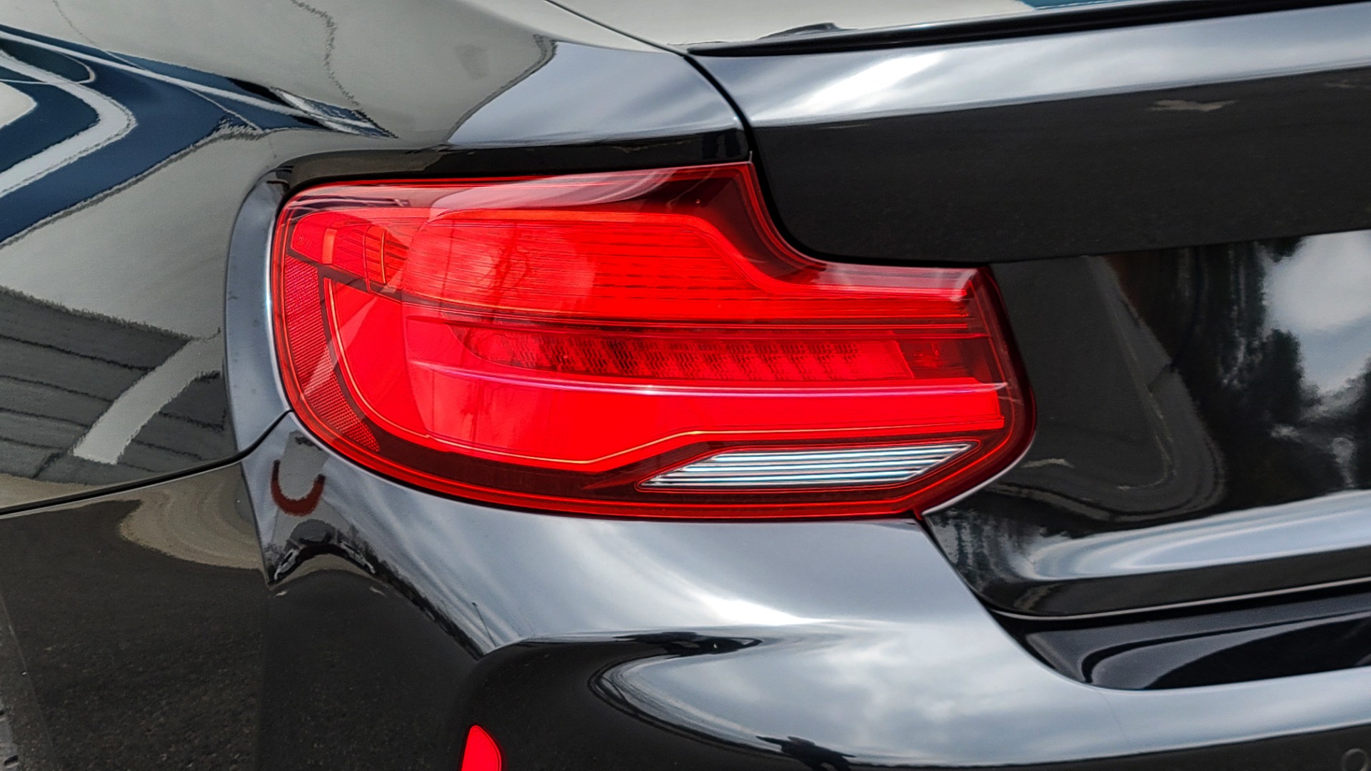 Used 2018 BMW M2 COUPE W/EXECUTIVE PKG / WIFI / H/K SND / PARK ASST / REARVIEW for sale Sold at Formula Imports in Charlotte NC 28227 30