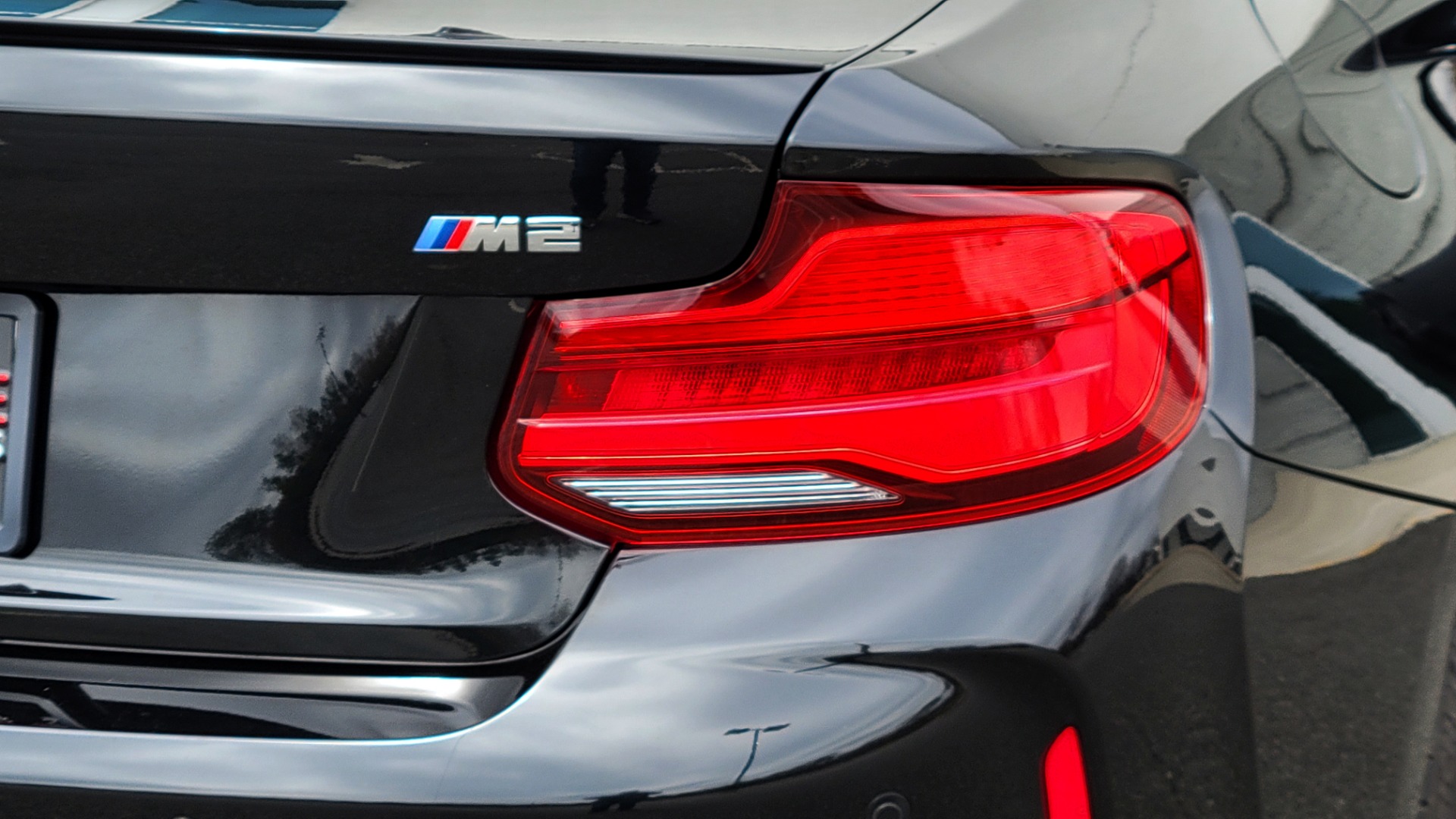Used 2018 BMW M2 COUPE W/EXECUTIVE PKG / WIFI / H/K SND / PARK ASST / REARVIEW for sale Sold at Formula Imports in Charlotte NC 28227 31