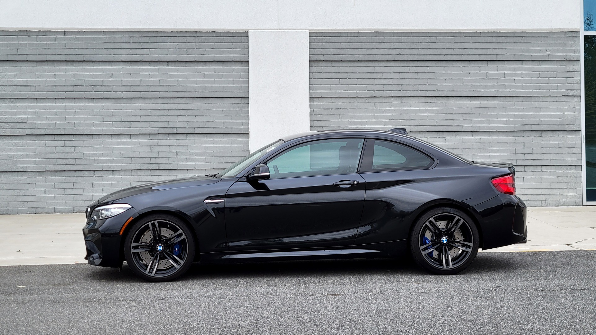 Used 2018 BMW M2 COUPE W/EXECUTIVE PKG / WIFI / H/K SND / PARK ASST / REARVIEW for sale Sold at Formula Imports in Charlotte NC 28227 4