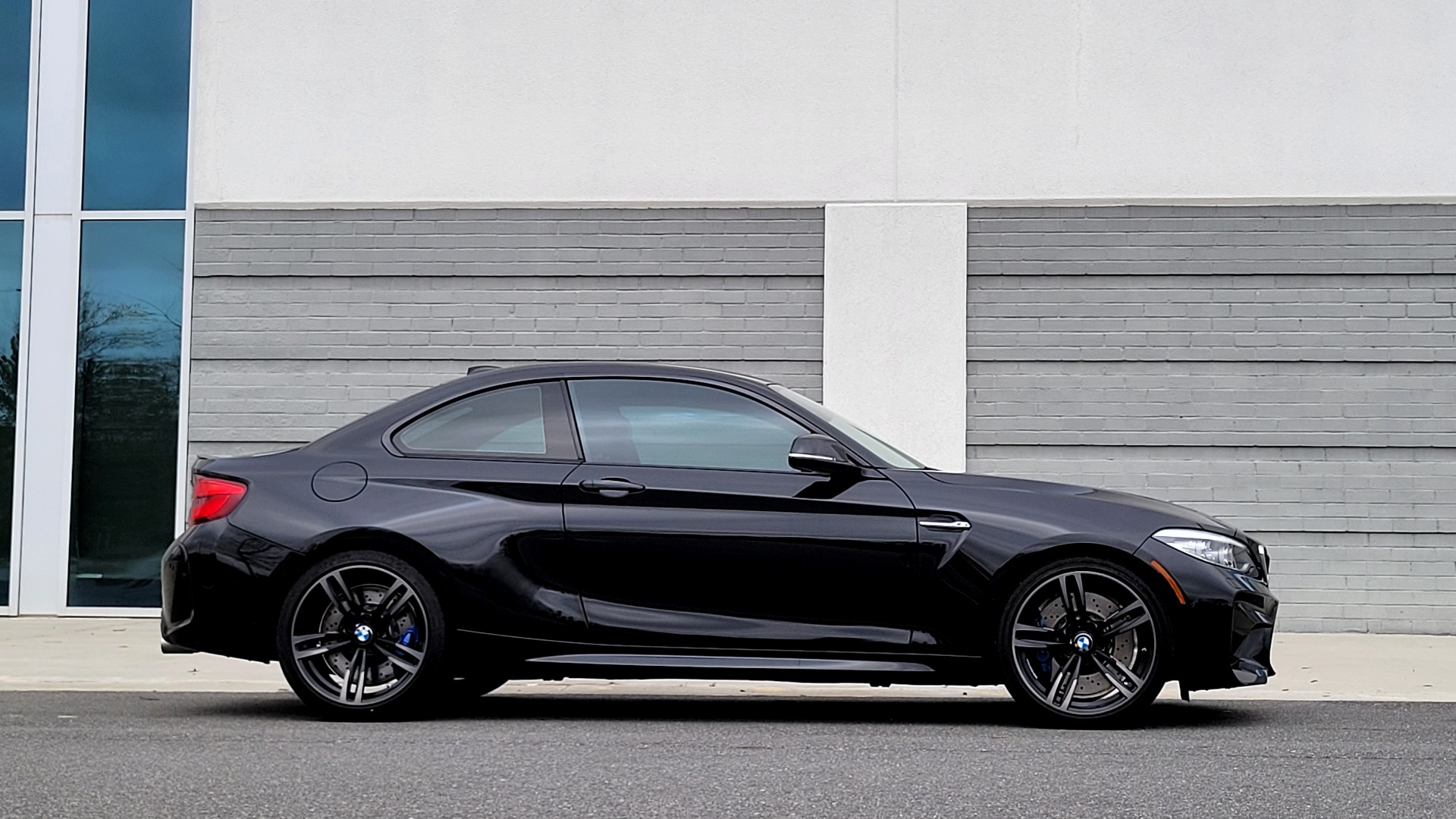 Used 2018 BMW M2 COUPE W/EXECUTIVE PKG / WIFI / H/K SND / PARK ASST / REARVIEW for sale Sold at Formula Imports in Charlotte NC 28227 8