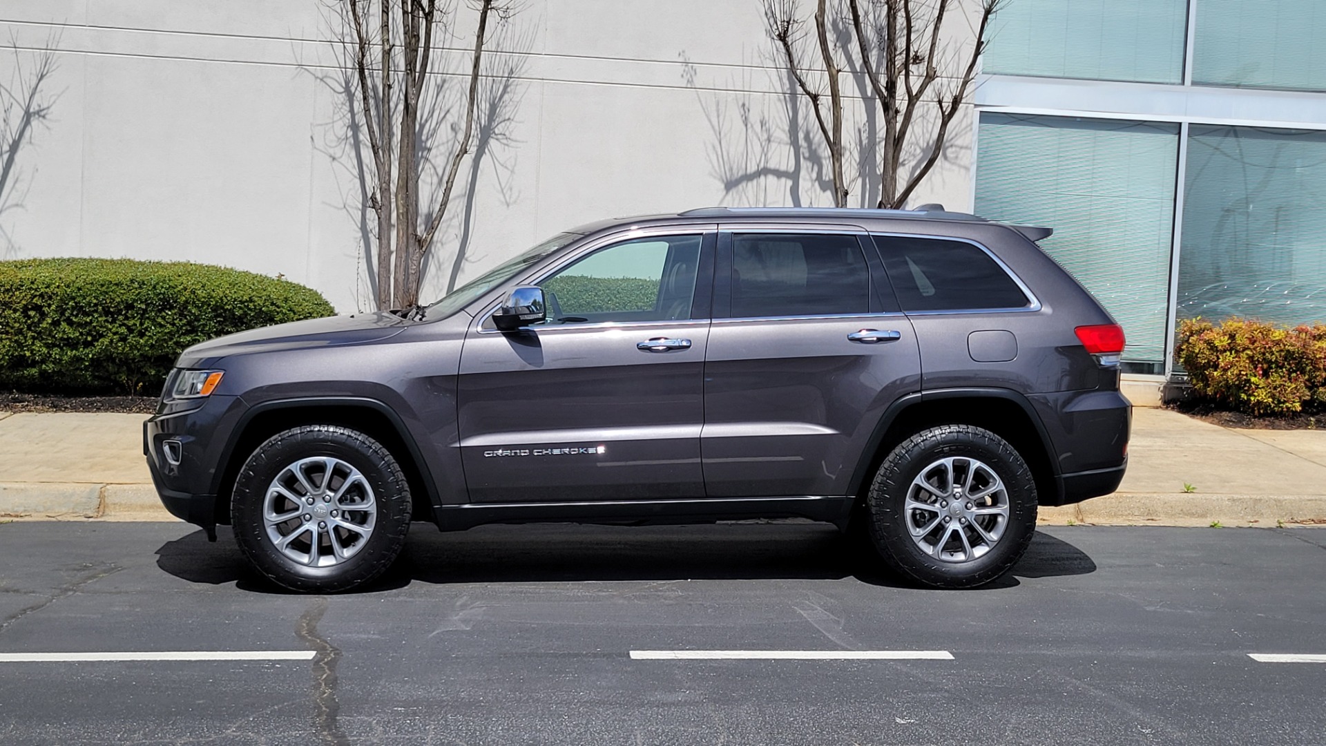 Used 2015 Jeep Grand Cherokee Limited for sale Sold at Formula Imports in Charlotte NC 28227 3