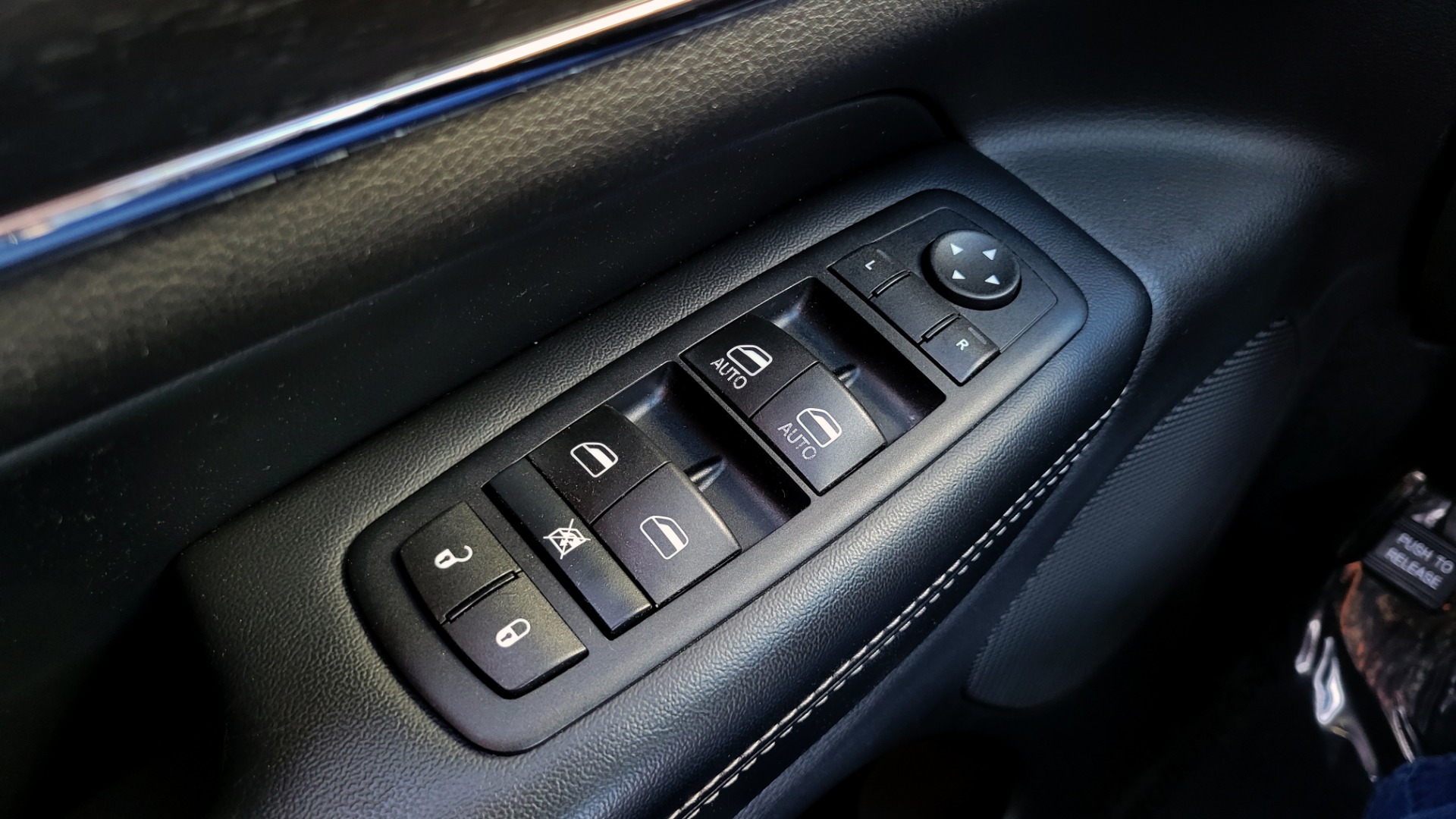 Used 2015 Jeep Grand Cherokee Limited for sale Sold at Formula Imports in Charlotte NC 28227 39
