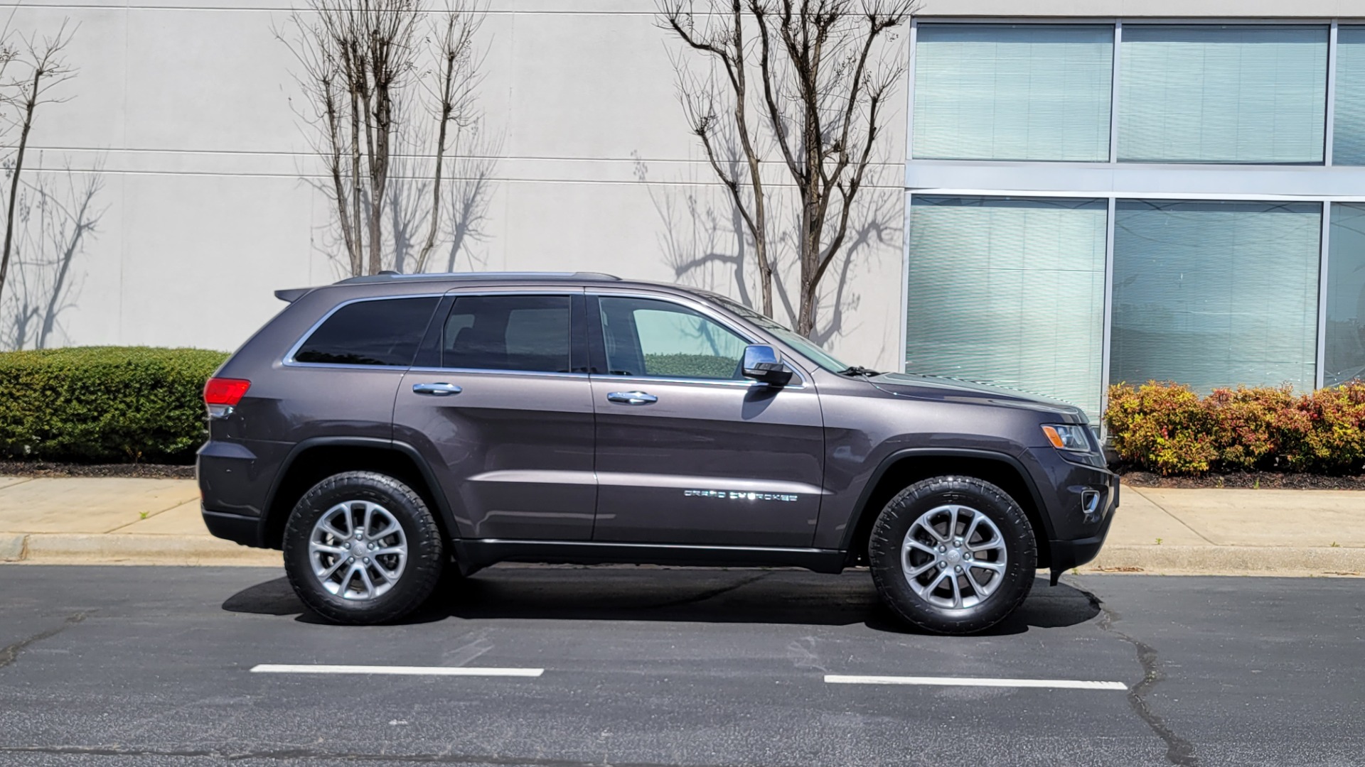 Used 2015 Jeep Grand Cherokee Limited for sale Sold at Formula Imports in Charlotte NC 28227 7