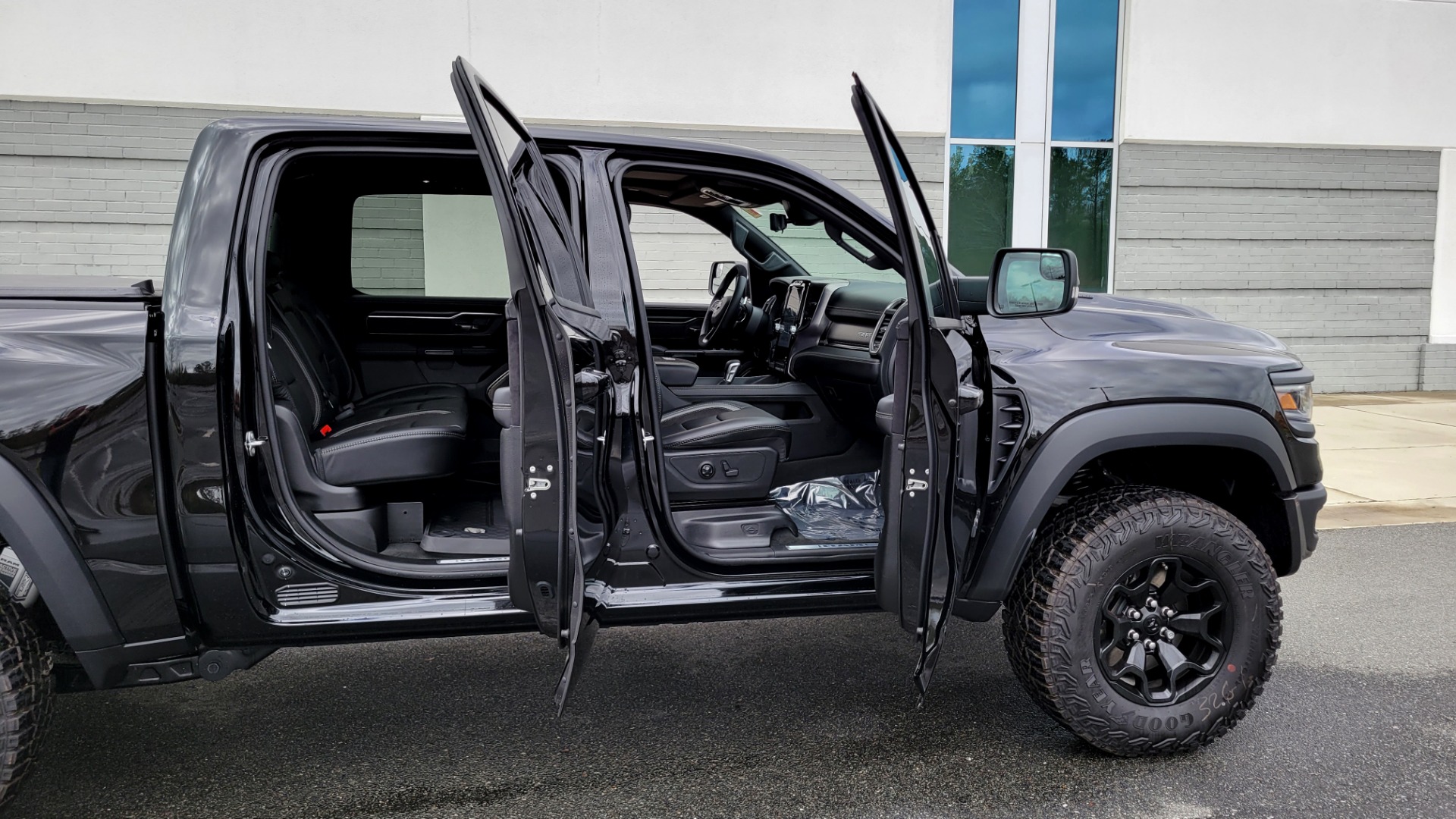 Used 2022 Ram 1500 TRX 6.2L SUPERCHARGED 702HP CREWCAB / LEVEL 2 / NAV / REARVIEW for sale Sold at Formula Imports in Charlotte NC 28227 13