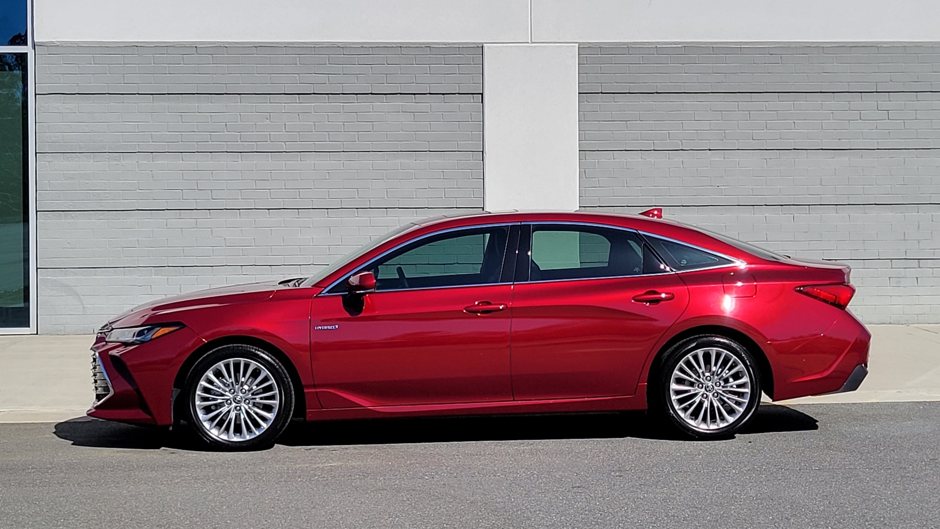 Used 2021 Toyota AVALON HYBRID LIMITED 2.5L SEDAN / NAV / SUNROOF / JBL SND / REARVIEW for sale Sold at Formula Imports in Charlotte NC 28227 4