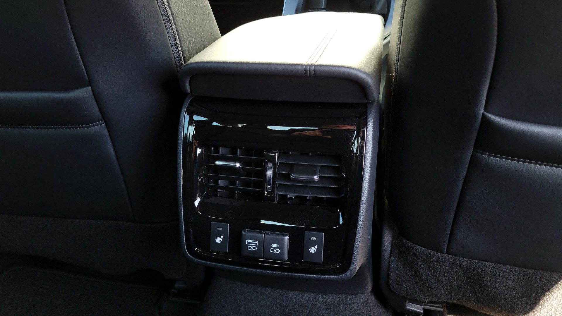 Used 2021 Toyota AVALON HYBRID LIMITED 2.5L SEDAN / NAV / SUNROOF / JBL SND / REARVIEW for sale $43,900 at Formula Imports in Charlotte NC 28227 69