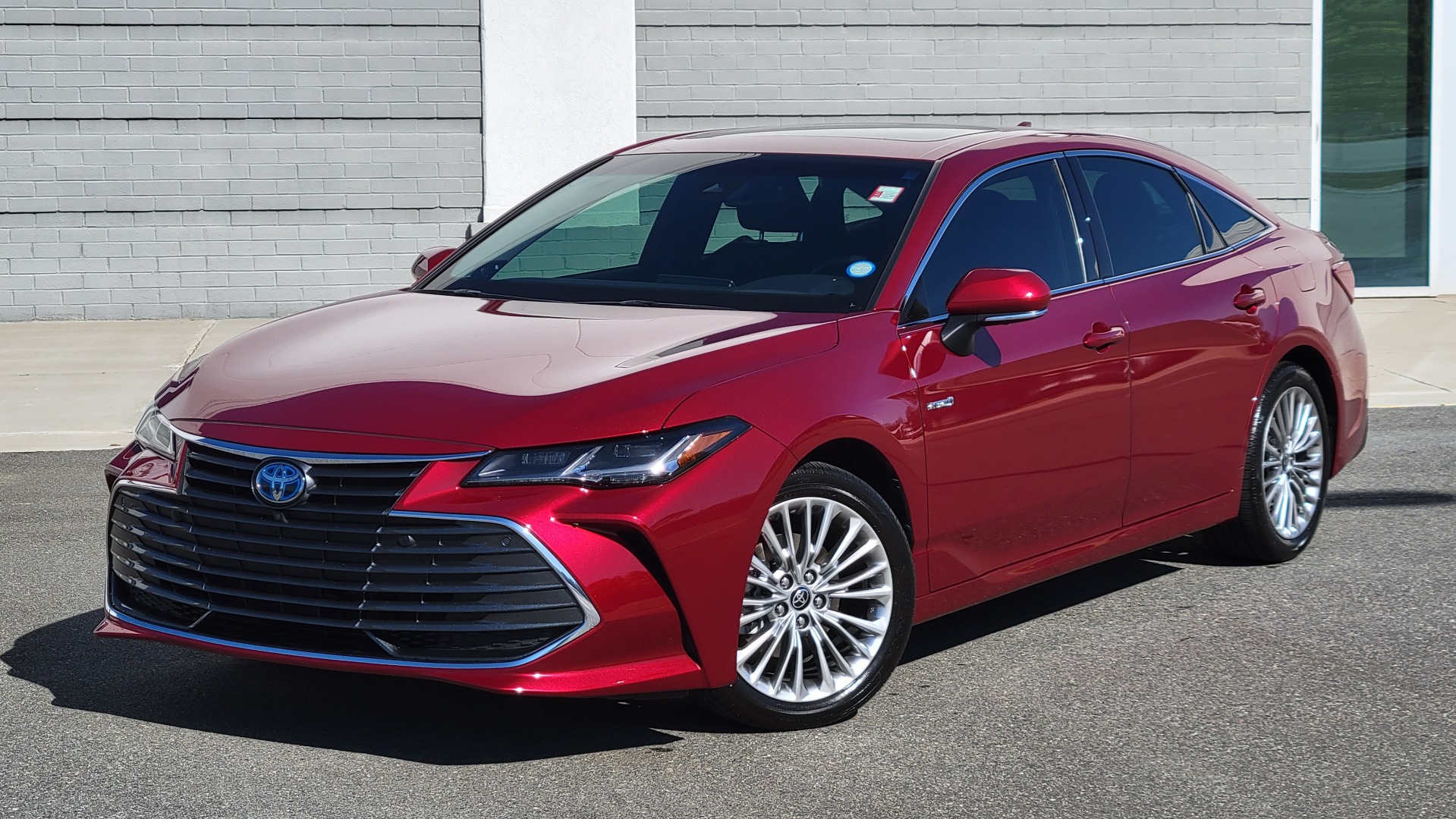 Used 2021 Toyota AVALON HYBRID LIMITED 2.5L SEDAN / NAV / SUNROOF / JBL SND / REARVIEW for sale $43,900 at Formula Imports in Charlotte NC 28227 1