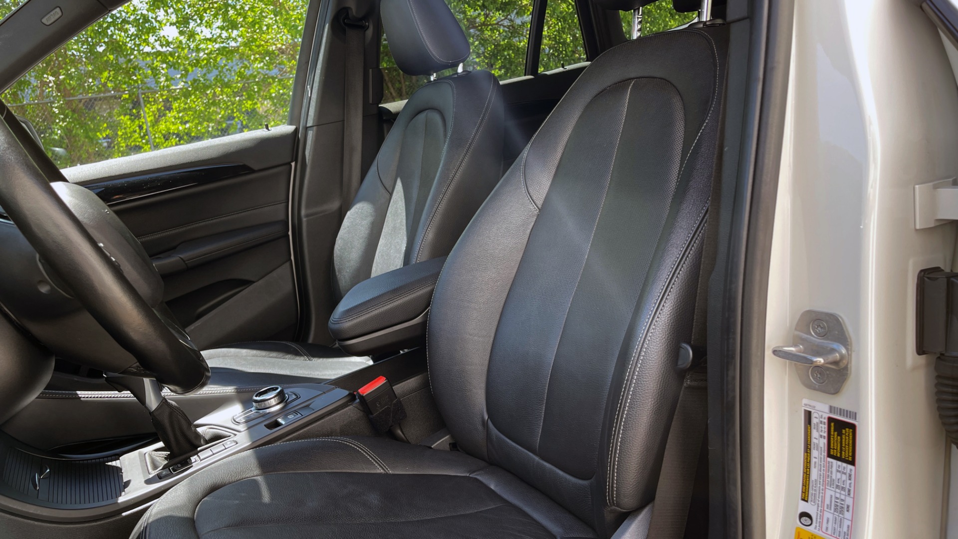 Used 2018 BMW X1 xDrive28i / DAKOTA LEATHER INTERIOR / HEATED STEERING / HEATED SEATS / NAVI for sale $24,999 at Formula Imports in Charlotte NC 28227 17