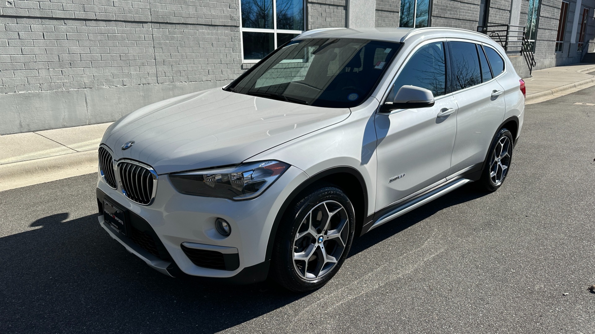 Used 2018 BMW X1 xDrive28i / DAKOTA LEATHER INTERIOR / HEATED STEERING / HEATED SEATS / NAVI for sale Sold at Formula Imports in Charlotte NC 28227 2