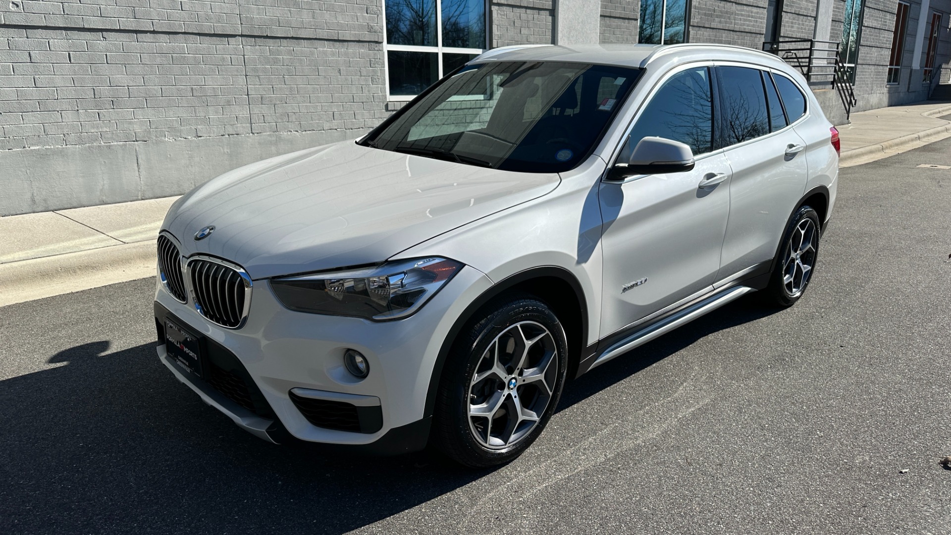 Used 2018 BMW X1 xDrive28i / DAKOTA LEATHER INTERIOR / HEATED STEERING / HEATED SEATS / NAVI for sale $24,999 at Formula Imports in Charlotte NC 28227 2