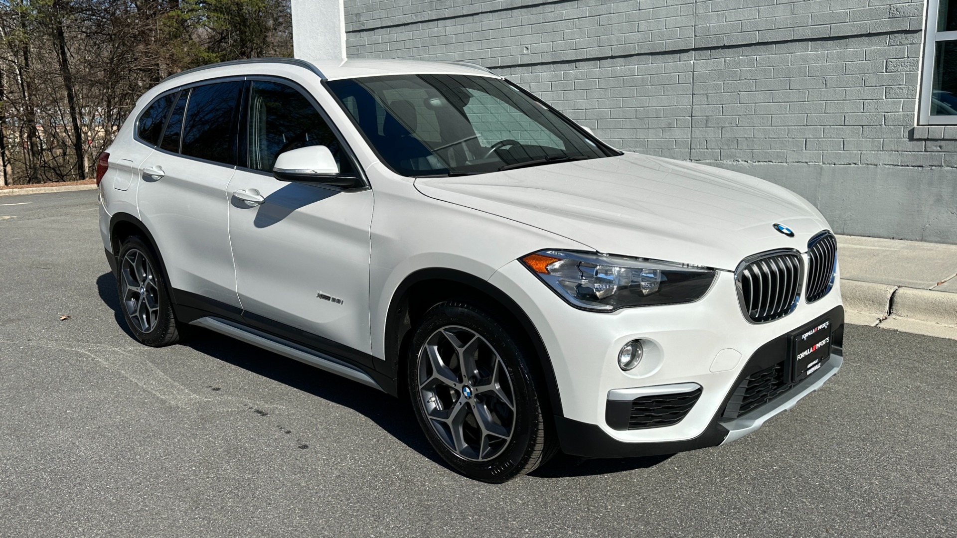 Used 2018 BMW X1 xDrive28i / DAKOTA LEATHER INTERIOR / HEATED STEERING / HEATED SEATS / NAVI for sale Sold at Formula Imports in Charlotte NC 28227 5