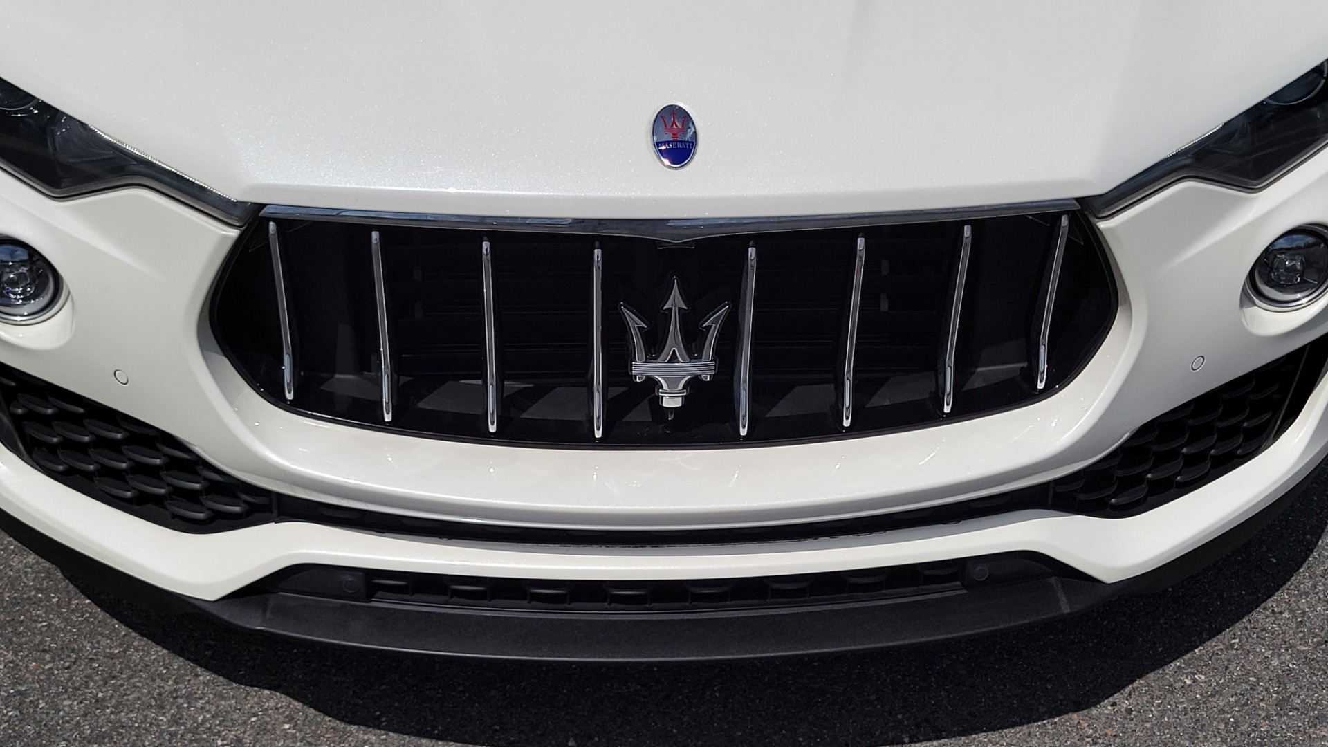 Used 2018 Maserati LEVANTE 3.0L 345HP SUV / 8-SPD / PREMIUM / BSA / NAV / 20IN WHLS / REARVIEW for sale Sold at Formula Imports in Charlotte NC 28227 16