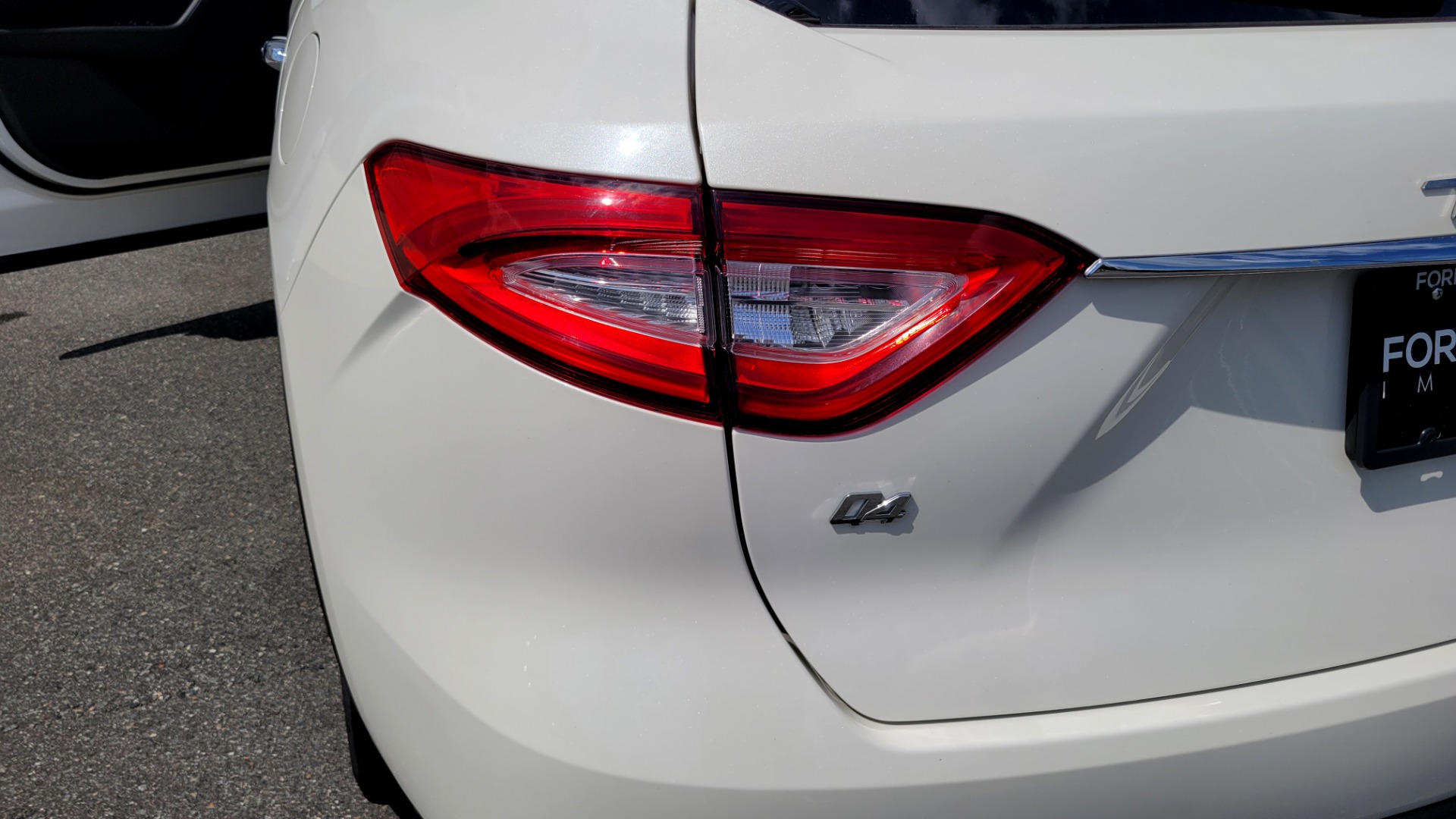 Used 2018 Maserati LEVANTE 3.0L 345HP SUV / 8-SPD / PREMIUM / BSA / NAV / 20IN WHLS / REARVIEW for sale $50,495 at Formula Imports in Charlotte NC 28227 36