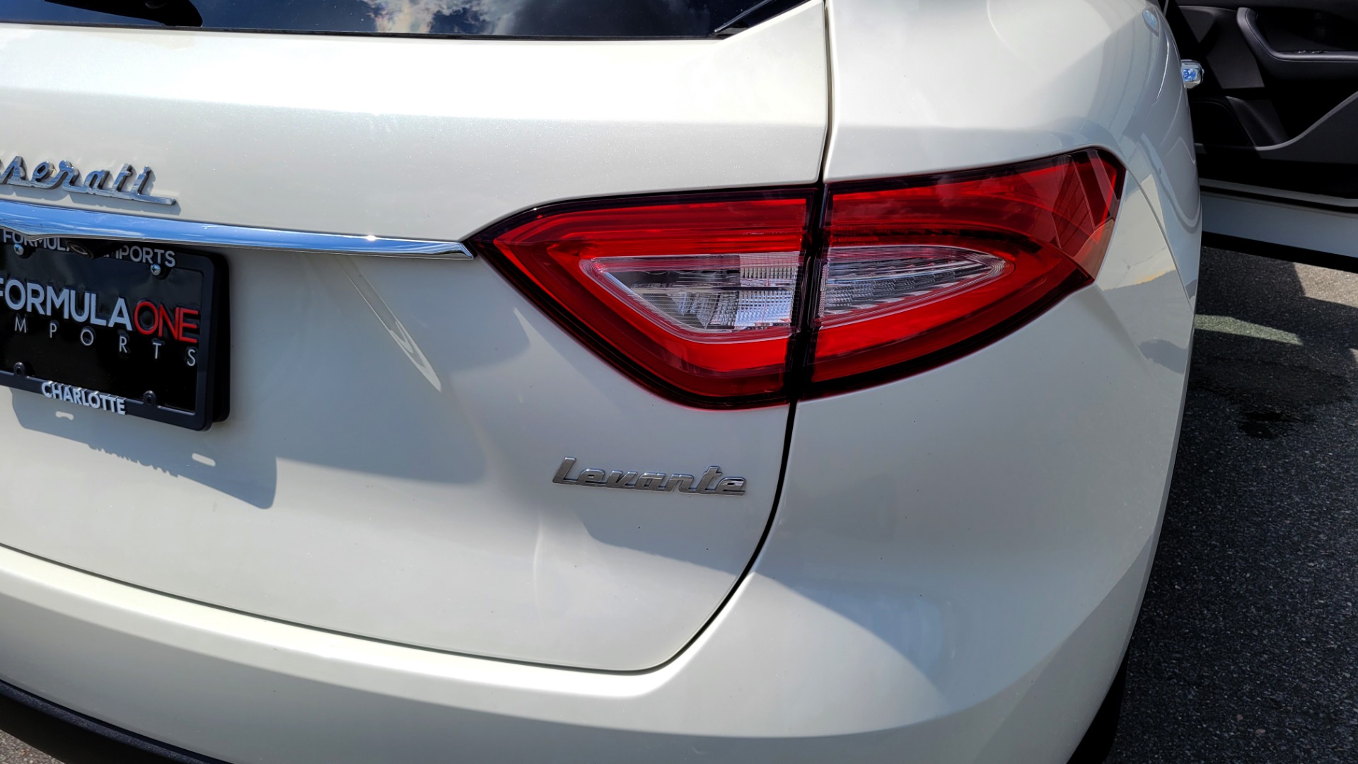 Used 2018 Maserati LEVANTE 3.0L 345HP SUV / 8-SPD / PREMIUM / BSA / NAV / 20IN WHLS / REARVIEW for sale $50,495 at Formula Imports in Charlotte NC 28227 37