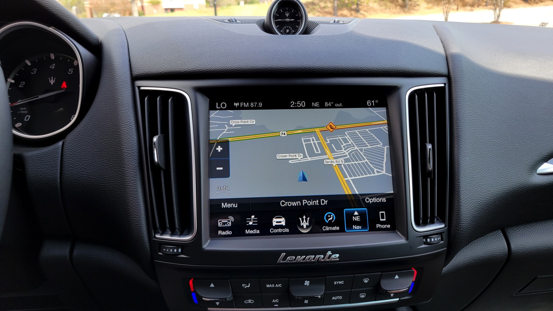 Used 2018 Maserati LEVANTE 3.0L 345HP SUV / 8-SPD / PREMIUM / BSA / NAV / 20IN WHLS / REARVIEW for sale $50,495 at Formula Imports in Charlotte NC 28227 51