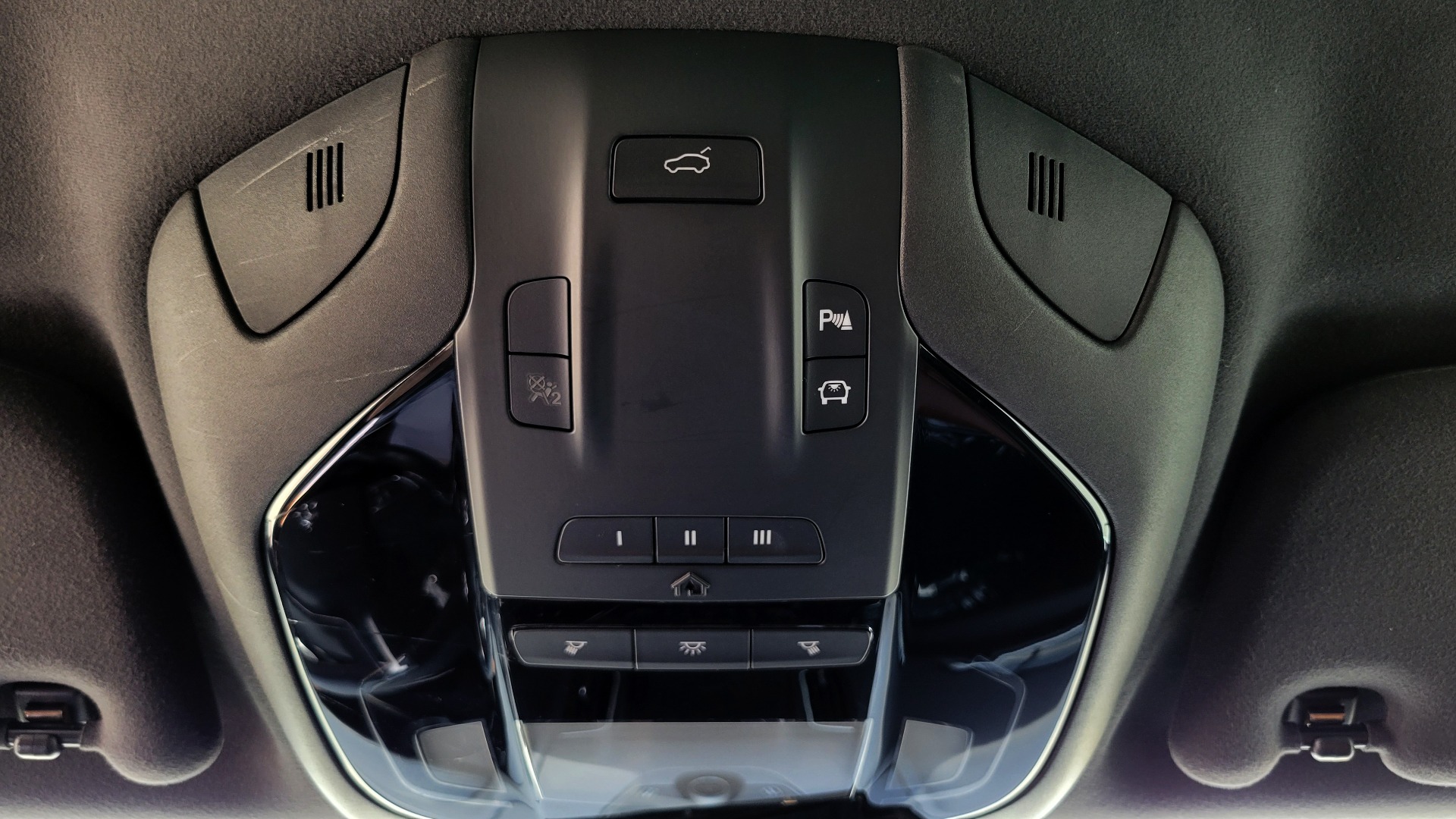 Used 2018 Maserati LEVANTE 3.0L 345HP SUV / 8-SPD / PREMIUM / BSA / NAV / 20IN WHLS / REARVIEW for sale $50,495 at Formula Imports in Charlotte NC 28227 59
