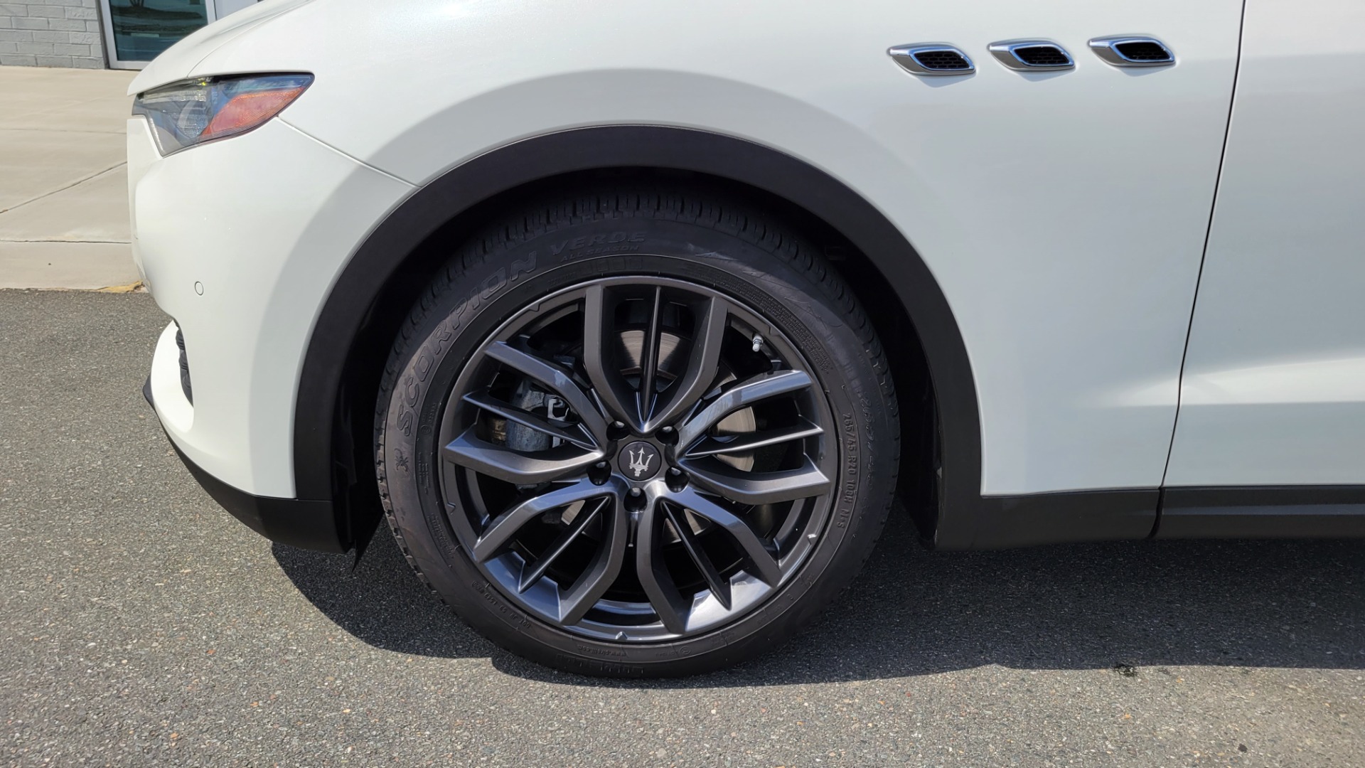 Used 2018 Maserati LEVANTE 3.0L 345HP SUV / 8-SPD / PREMIUM / BSA / NAV / 20IN WHLS / REARVIEW for sale $50,495 at Formula Imports in Charlotte NC 28227 87