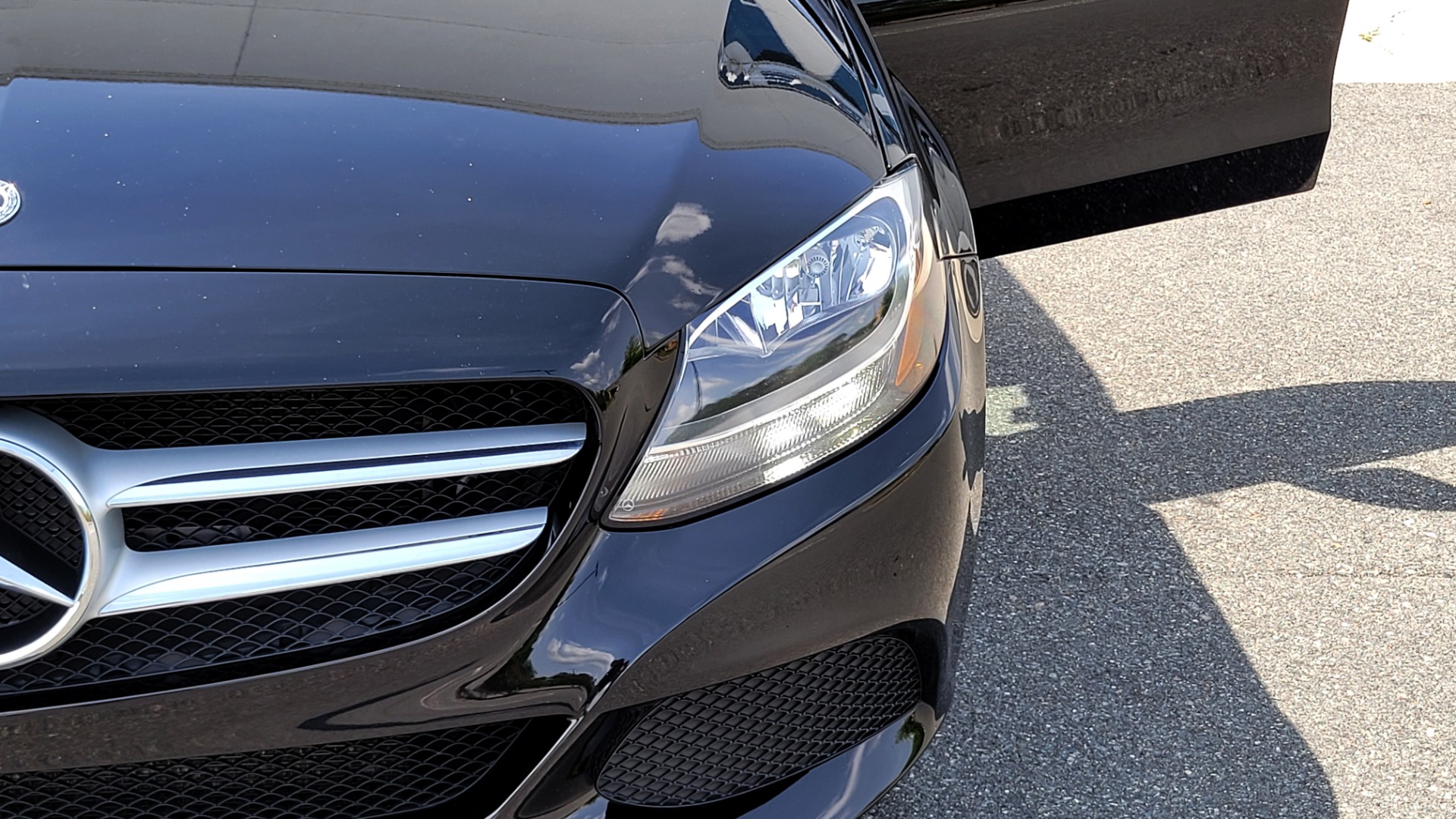 Used 2018 Mercedes-Benz C-CLASS C 300 PREMIUM 2.0L SEDAN / NAV / KEYLESS-GO / BLIND SPOT ASST for sale Sold at Formula Imports in Charlotte NC 28227 21