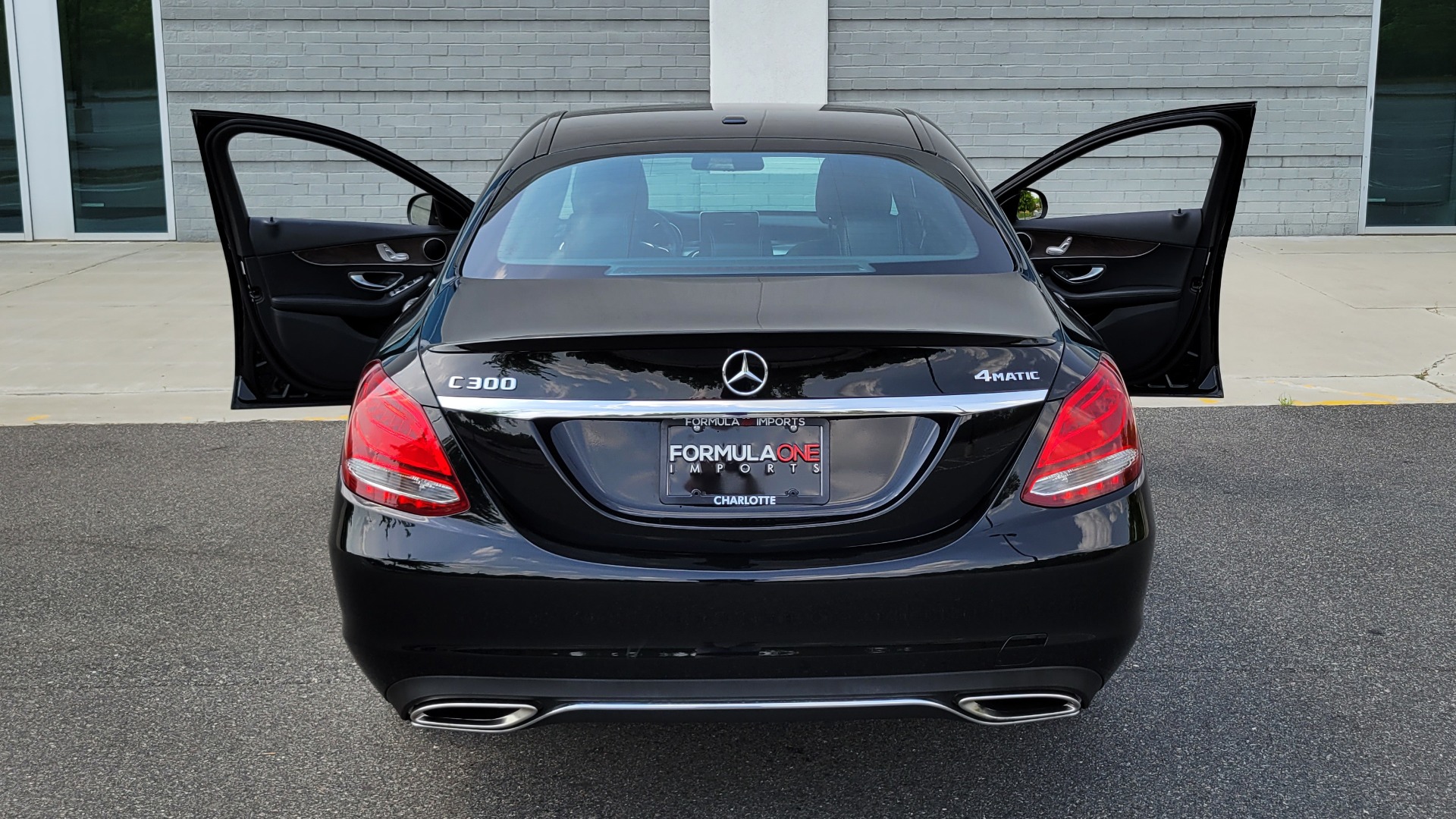 Used 2018 Mercedes-Benz C-CLASS C 300 PREMIUM 2.0L SEDAN / NAV / KEYLESS-GO / BLIND SPOT ASST for sale Sold at Formula Imports in Charlotte NC 28227 25