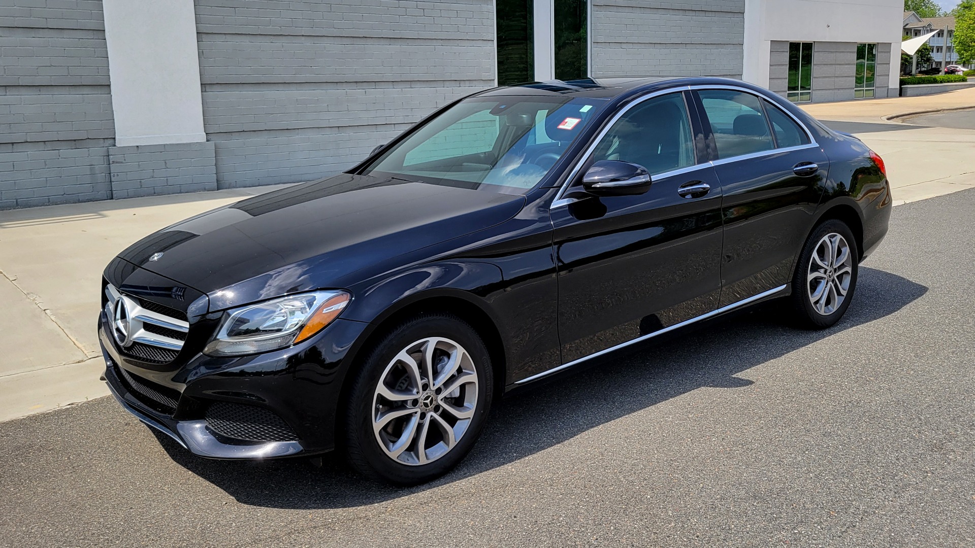 Used 2018 Mercedes-Benz C-CLASS C 300 PREMIUM 2.0L SEDAN / NAV / KEYLESS-GO / BLIND SPOT ASST for sale Sold at Formula Imports in Charlotte NC 28227 3