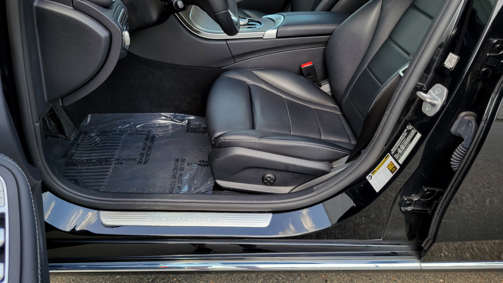 Used 2018 Mercedes-Benz C-CLASS C 300 PREMIUM 2.0L SEDAN / NAV / KEYLESS-GO / BLIND SPOT ASST for sale Sold at Formula Imports in Charlotte NC 28227 32