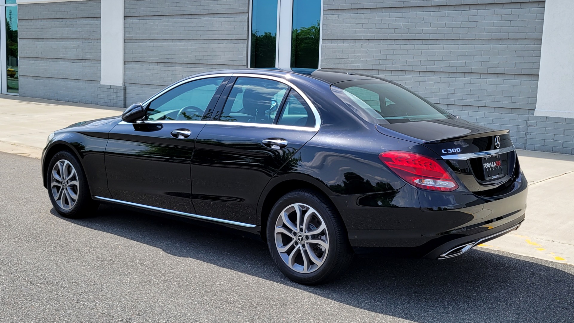 Used 2018 Mercedes-Benz C-CLASS C 300 PREMIUM 2.0L SEDAN / NAV / KEYLESS-GO / BLIND SPOT ASST for sale Sold at Formula Imports in Charlotte NC 28227 5