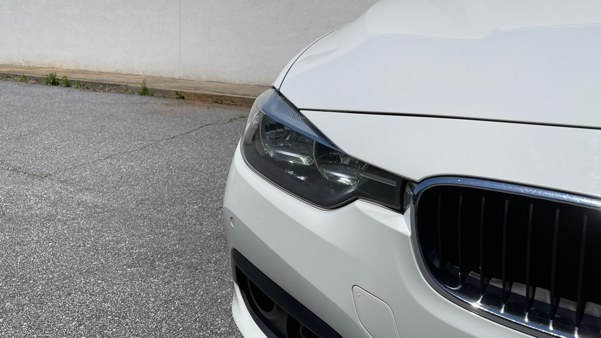Used 2017 BMW 3 SERIES 320I XDRIVE SEDAN / DRVR ASST / SUNROOF / HTD STS / REARVIEW for sale Sold at Formula Imports in Charlotte NC 28227 12