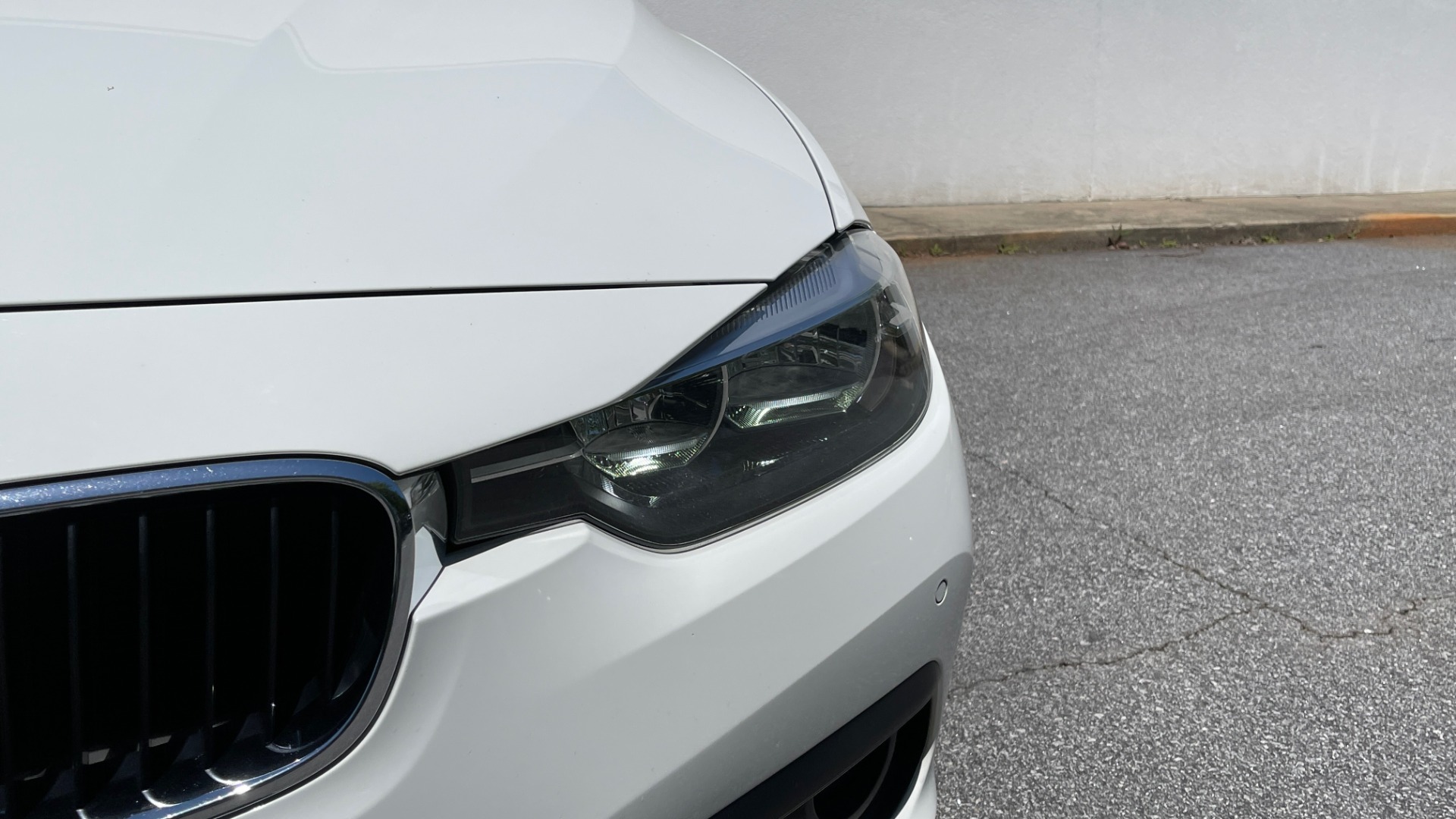 Used 2017 BMW 3 SERIES 320I XDRIVE SEDAN / DRVR ASST / SUNROOF / HTD STS / REARVIEW for sale Sold at Formula Imports in Charlotte NC 28227 13