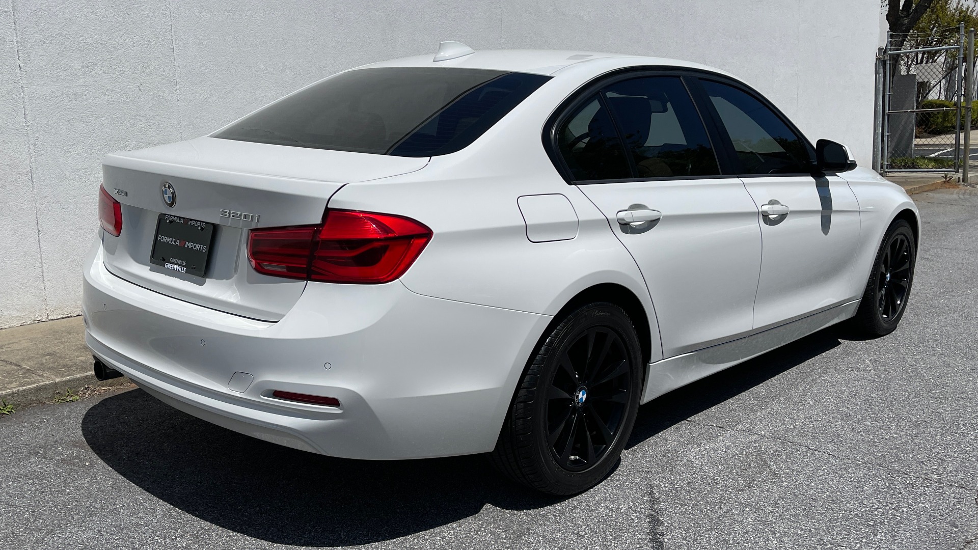 Used 2017 BMW 3 SERIES 320I XDRIVE SEDAN / DRVR ASST / SUNROOF / HTD STS / REARVIEW for sale $25,295 at Formula Imports in Charlotte NC 28227 2