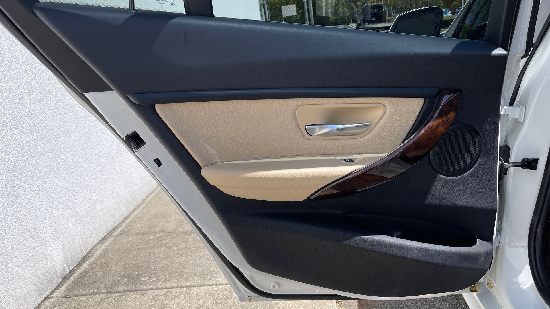 Used 2017 BMW 3 SERIES 320I XDRIVE SEDAN / DRVR ASST / SUNROOF / HTD STS / REARVIEW for sale $25,295 at Formula Imports in Charlotte NC 28227 39