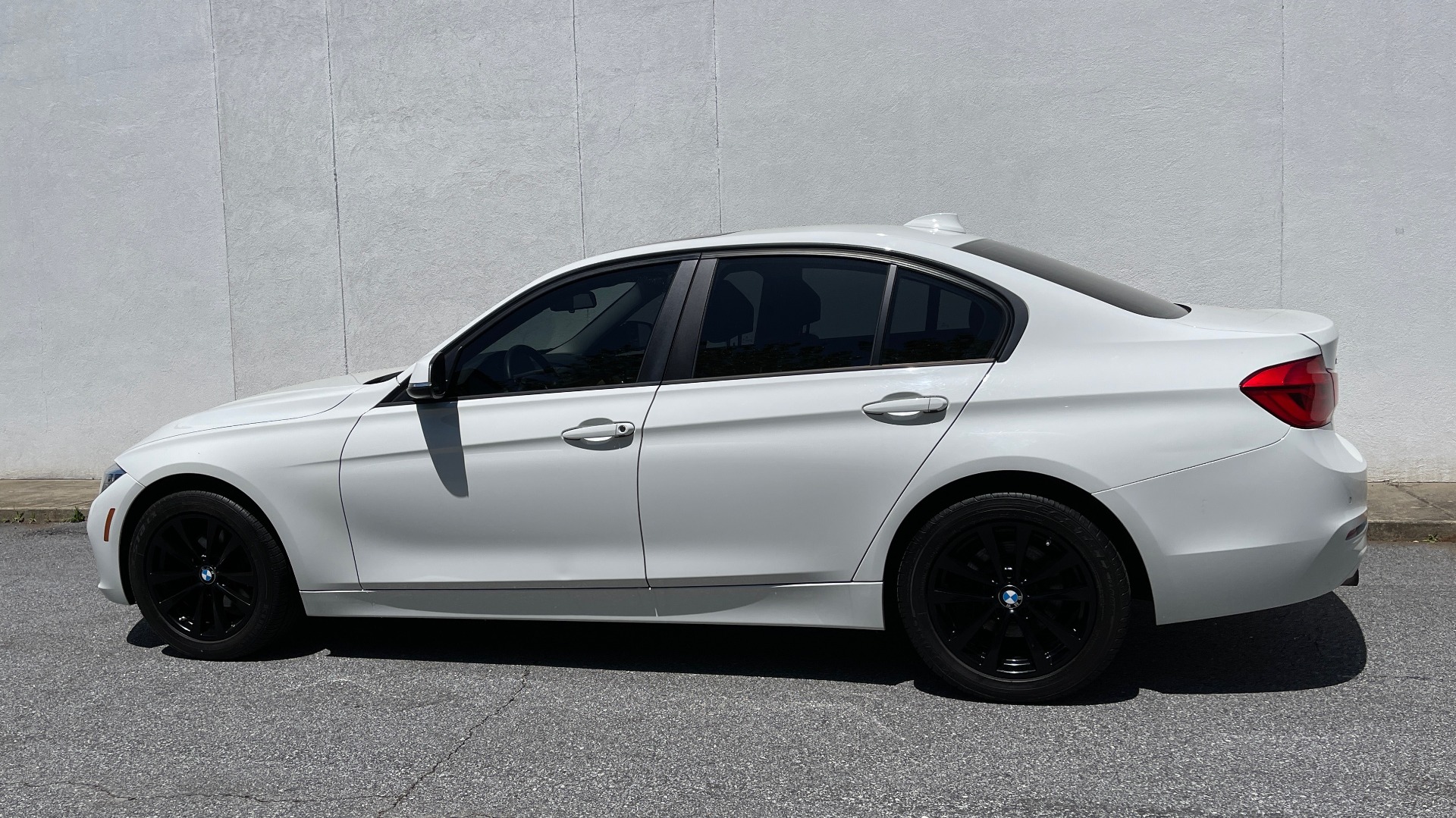 Used 2017 BMW 3 SERIES 320I XDRIVE SEDAN / DRVR ASST / SUNROOF / HTD STS / REARVIEW for sale $25,295 at Formula Imports in Charlotte NC 28227 4