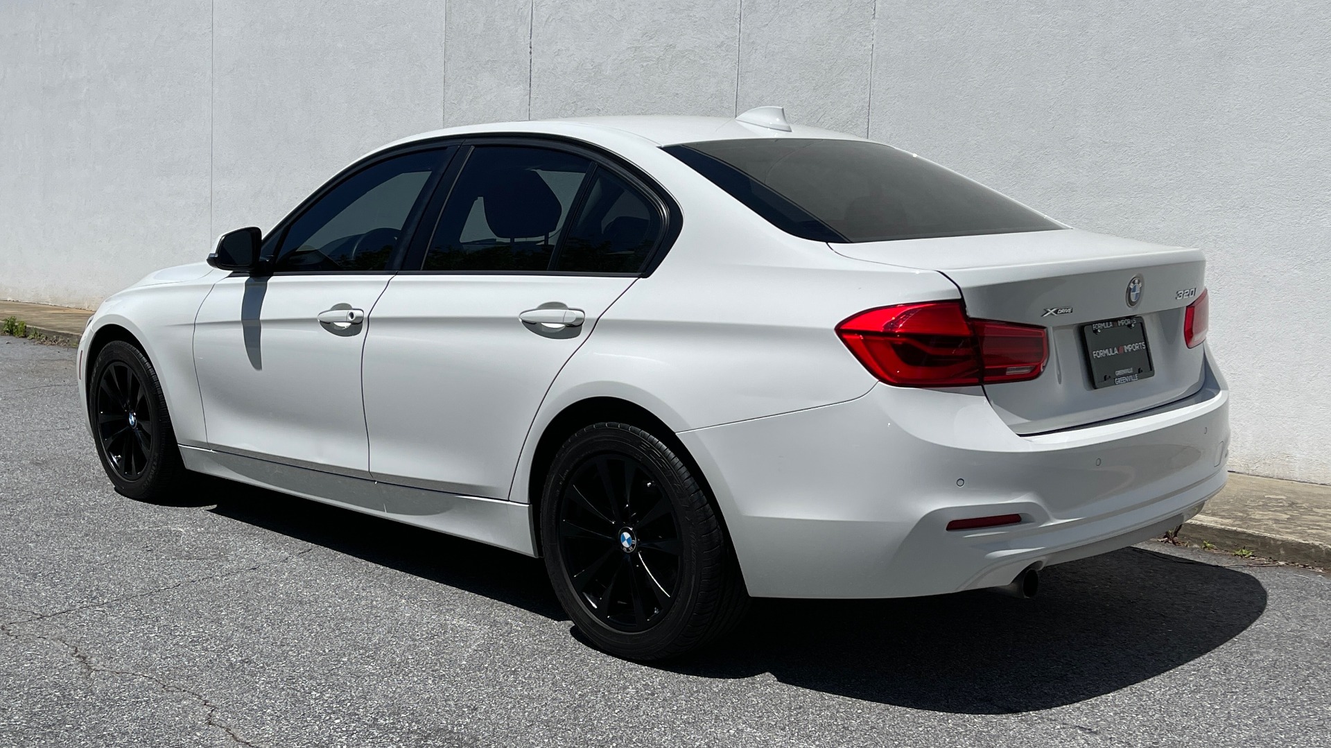 Used 2017 BMW 3 SERIES 320I XDRIVE SEDAN / DRVR ASST / SUNROOF / HTD STS / REARVIEW for sale Sold at Formula Imports in Charlotte NC 28227 5