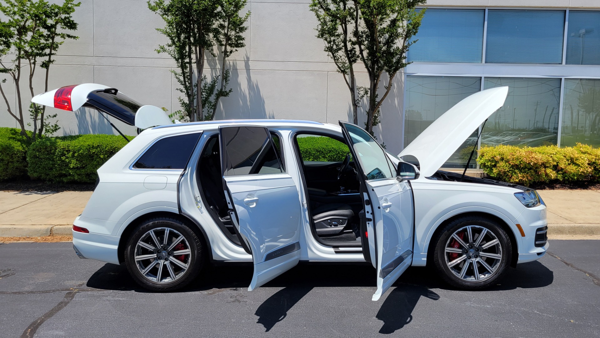 Used 2017 Audi Q7 PRESTIGE 3.0L SUV / NAV / DRVR ASST / CLD WTHR / SUNROOF / TOW / 3-ROW for sale $42,395 at Formula Imports in Charlotte NC 28227 11